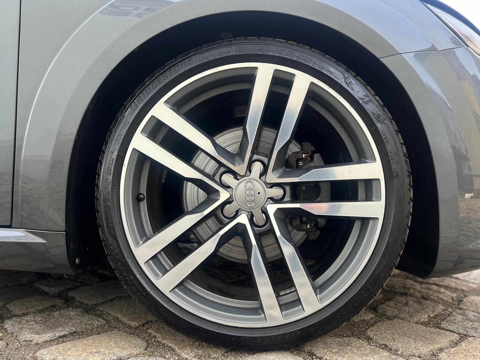 Fahrzeugabbildung Audi TT 1.8 TFSI +19"+ALCANTARA+NAVI+BI-XENON+