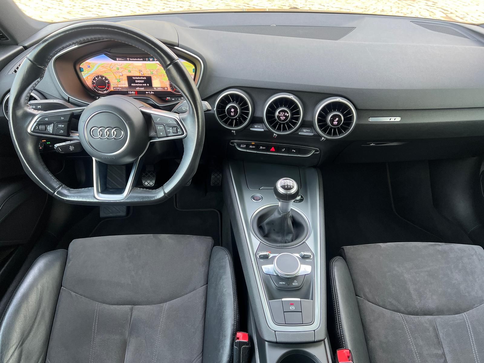 Fahrzeugabbildung Audi TT 1.8 TFSI +19"+ALCANTARA+NAVI+BI-XENON+