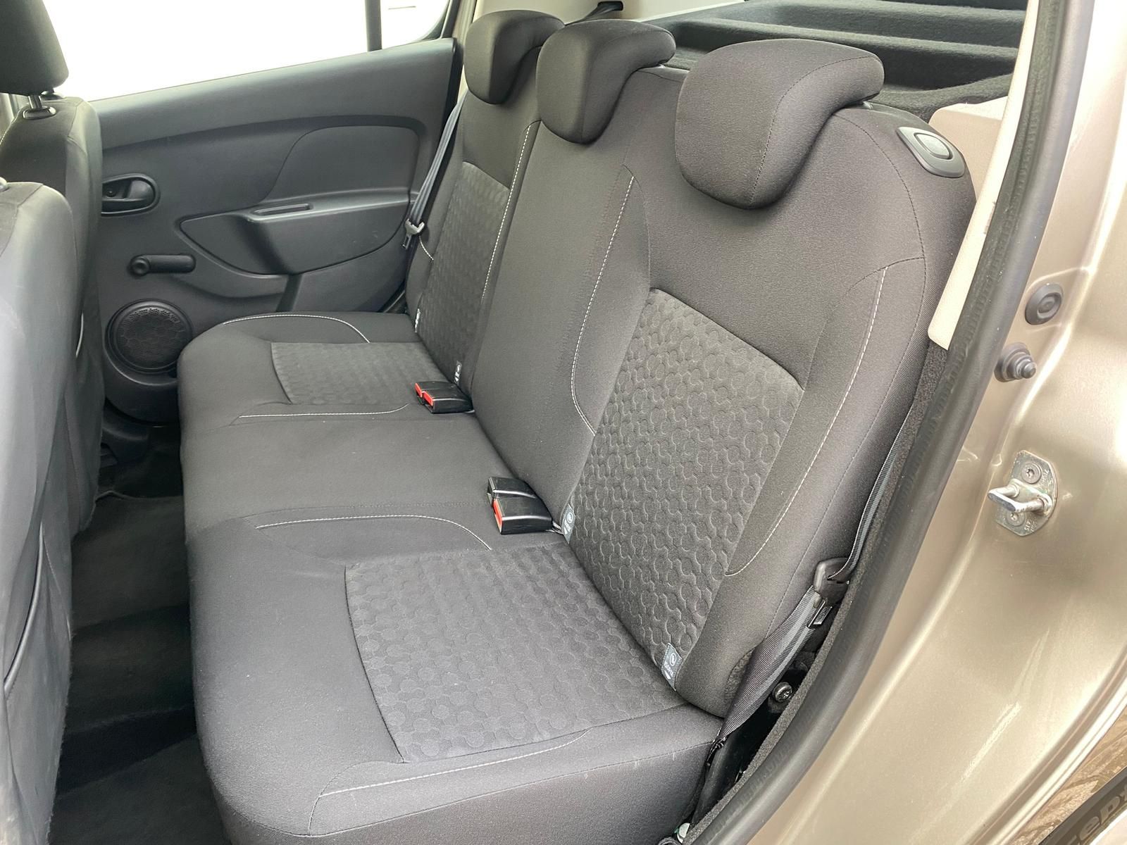 Fahrzeugabbildung Dacia Sandero 0.9 TCE Laureate +BLUETOOTH+KLIMA+NAVI+