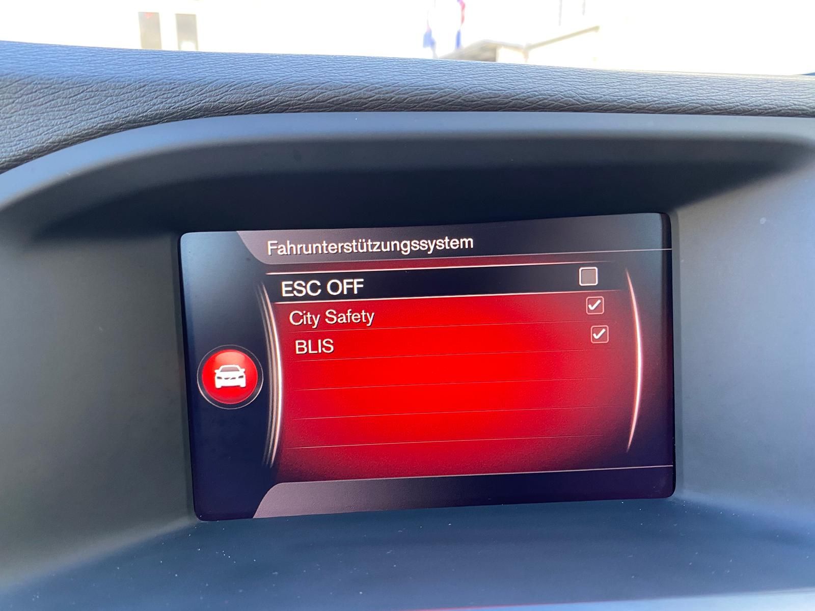 Fahrzeugabbildung Volvo V60 2.4 T6 PHEV AWD Momentum +AHK+BI-XENON+NAVI+
