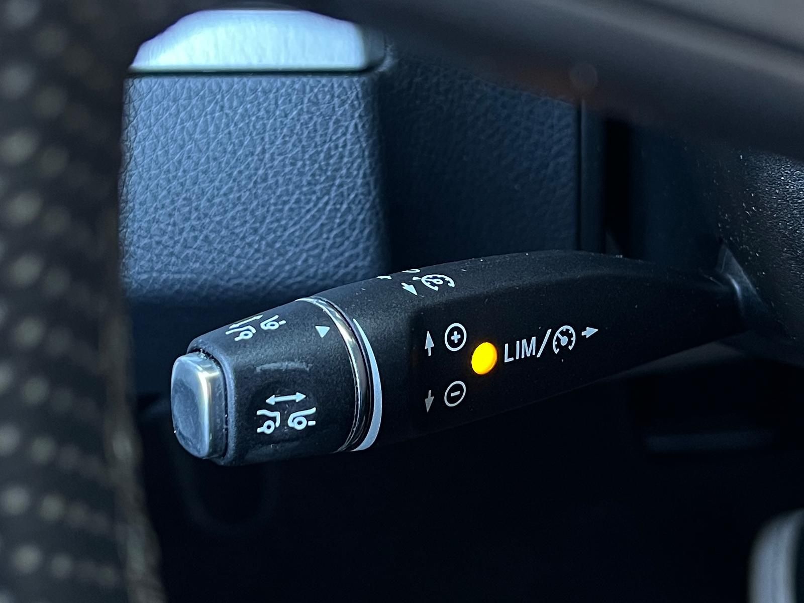 Fahrzeugabbildung Mercedes-Benz E 250 Cabrio +ACC+BT+360°+LEDER+NAVI+SHZ+