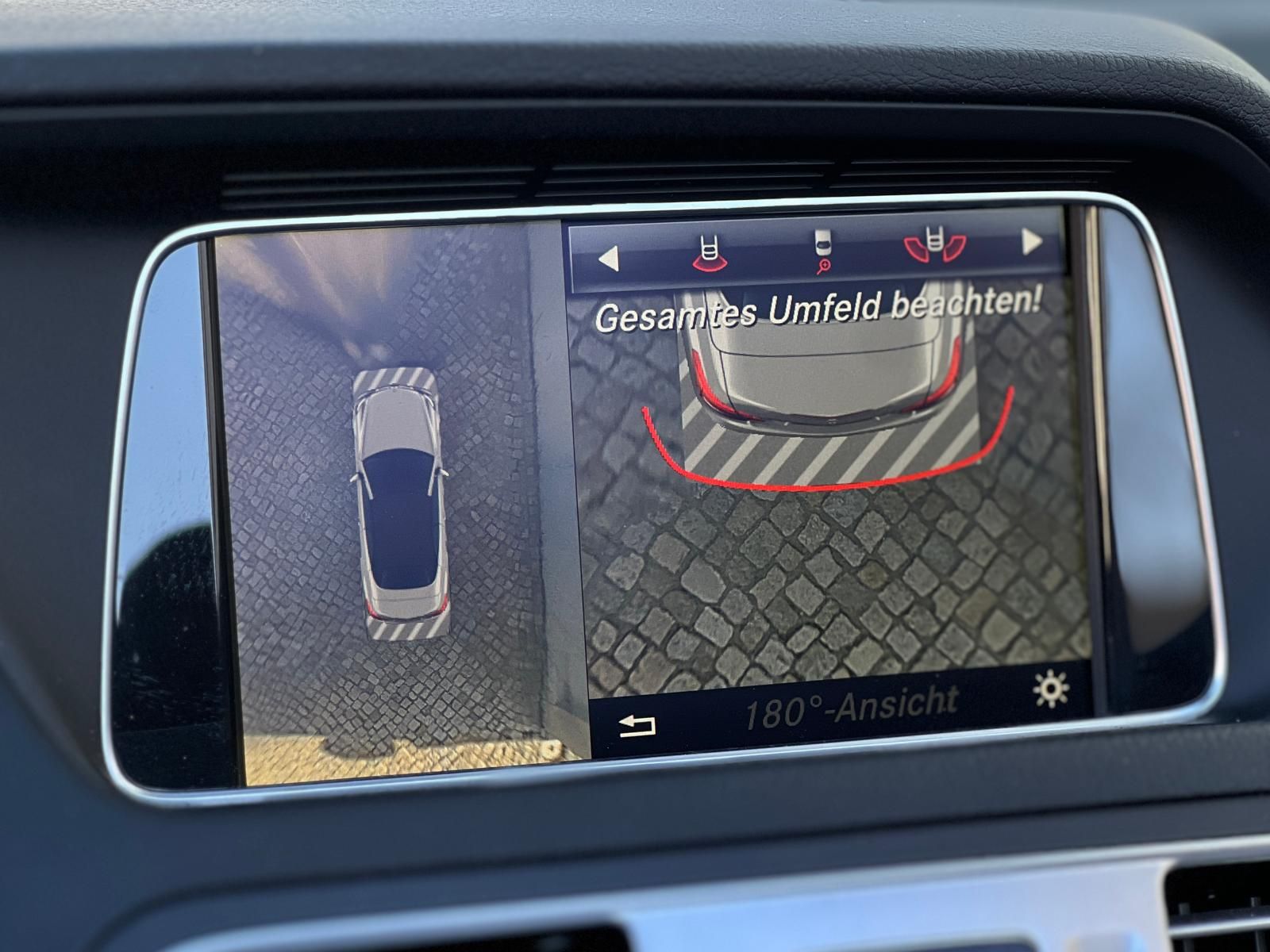 Fahrzeugabbildung Mercedes-Benz E 250 Cabrio +ACC+BT+360°+LEDER+NAVI+SHZ+