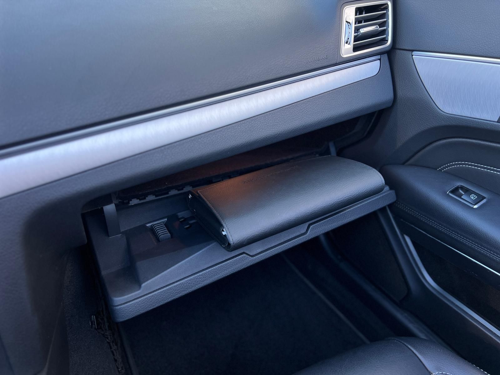 Fahrzeugabbildung Mercedes-Benz E 250 Cabrio +ACC+BT+360°+LEDER+NAVI+SHZ+