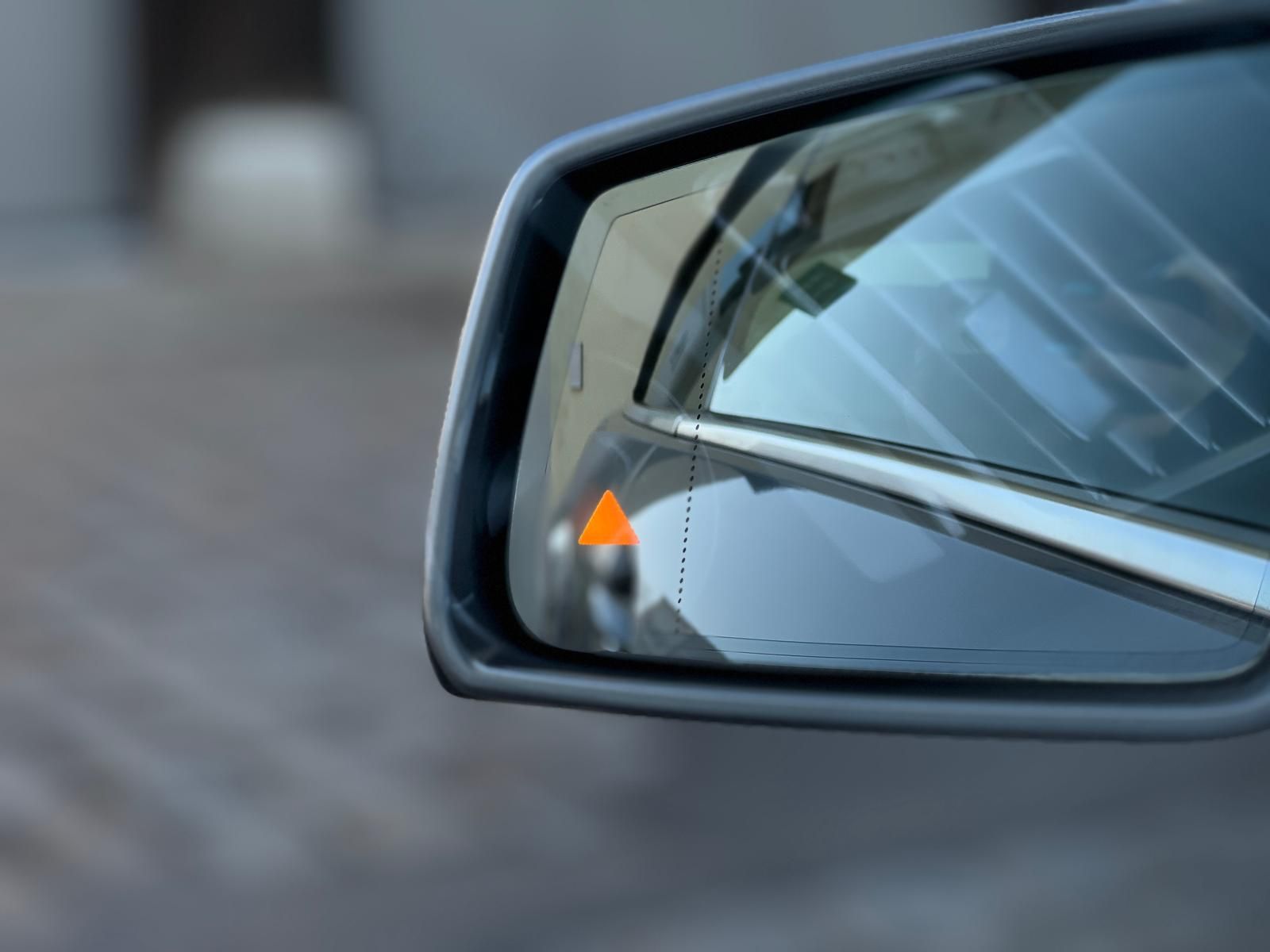 Fahrzeugabbildung Mercedes-Benz E 250 Cabrio +ACC+BT+360°+LEDER+NAVI+SHZ+