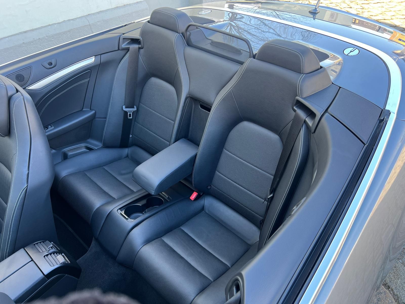 Fahrzeugabbildung Mercedes-Benz E 250 Cabrio +ACC+BT+360°+LEDER+NAVI+SHZ+