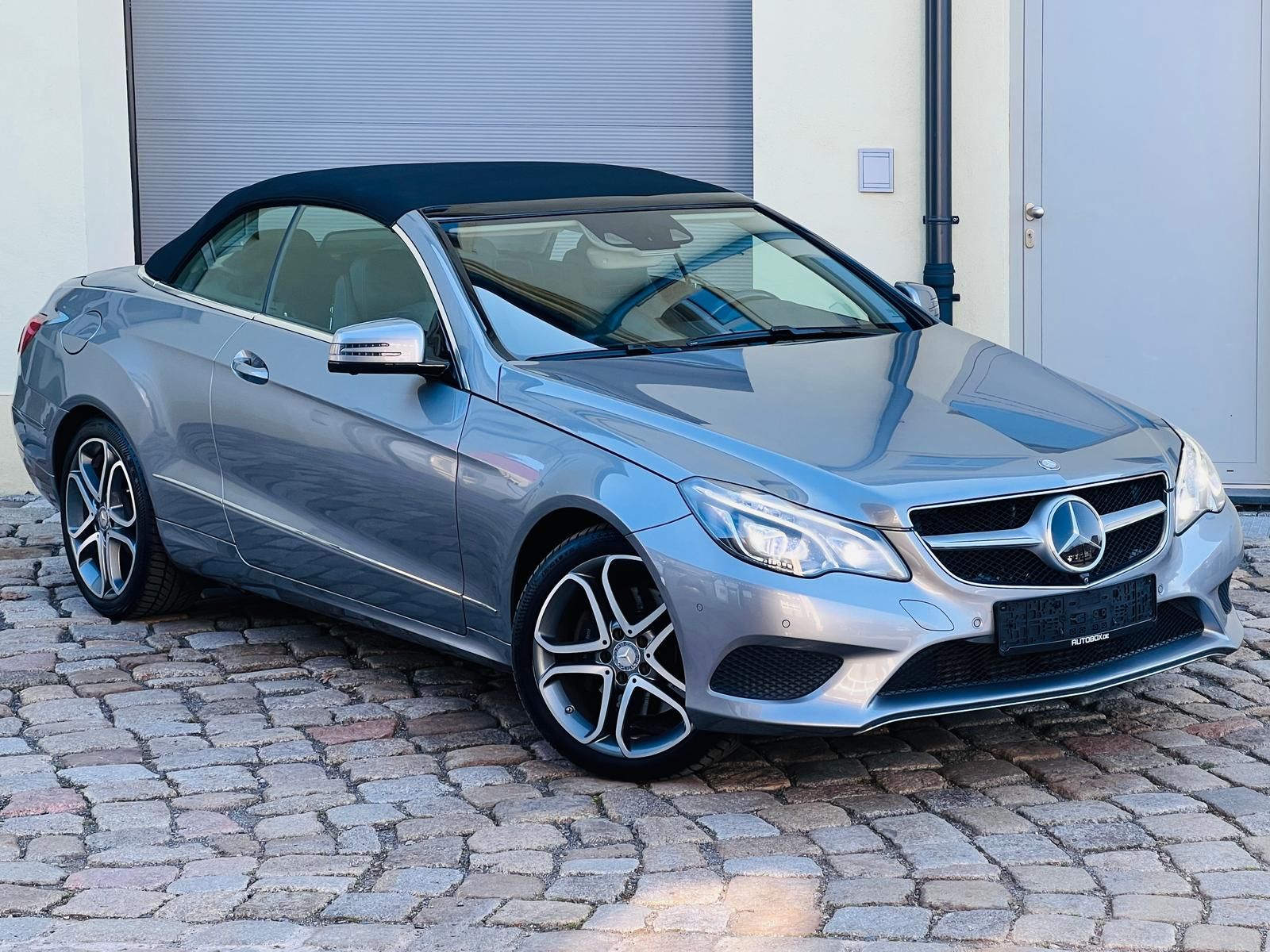 Fahrzeugabbildung Mercedes-Benz E 250 Cabrio +ACC+BT+360°+LEDER+NAVI+SHZ+