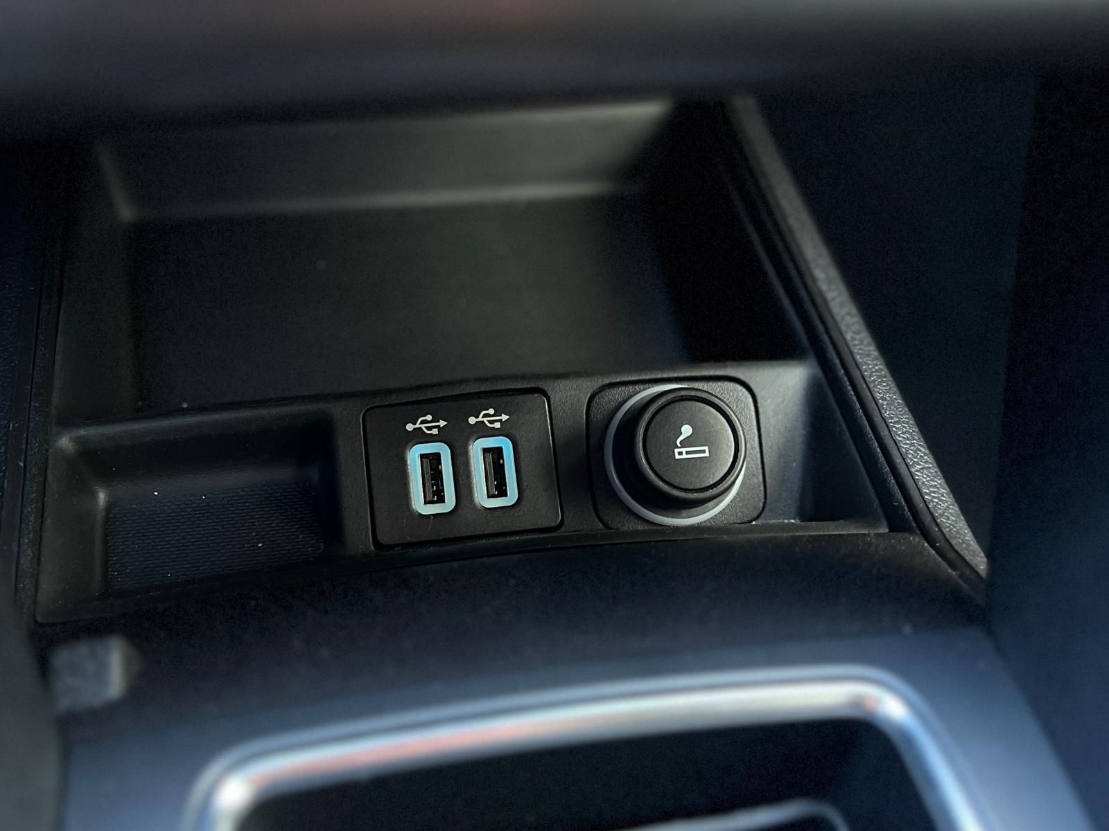 Fahrzeugabbildung Ford Mondeo 2.0 EcoBlue Titanium AWD +AHK+CAM+LED+