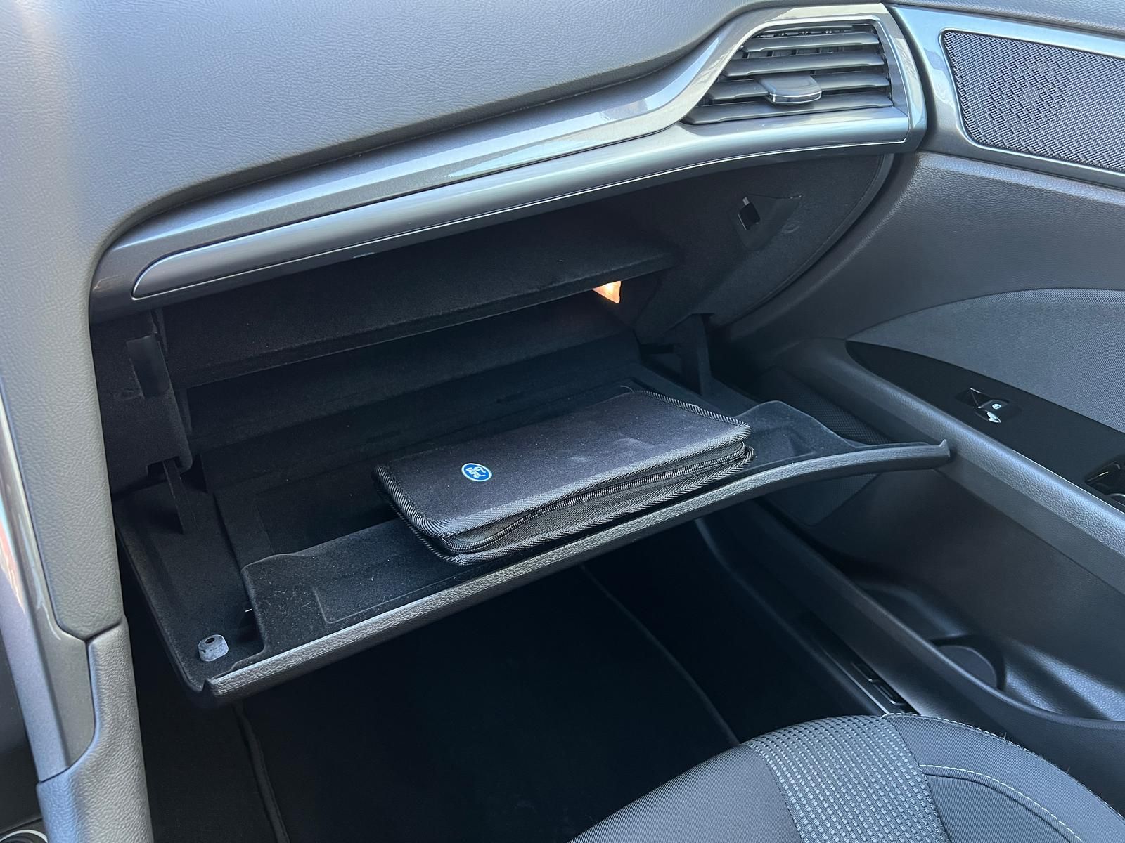 Fahrzeugabbildung Ford Mondeo 2.0 EcoBlue Titanium AWD +AHK+CAM+LED+