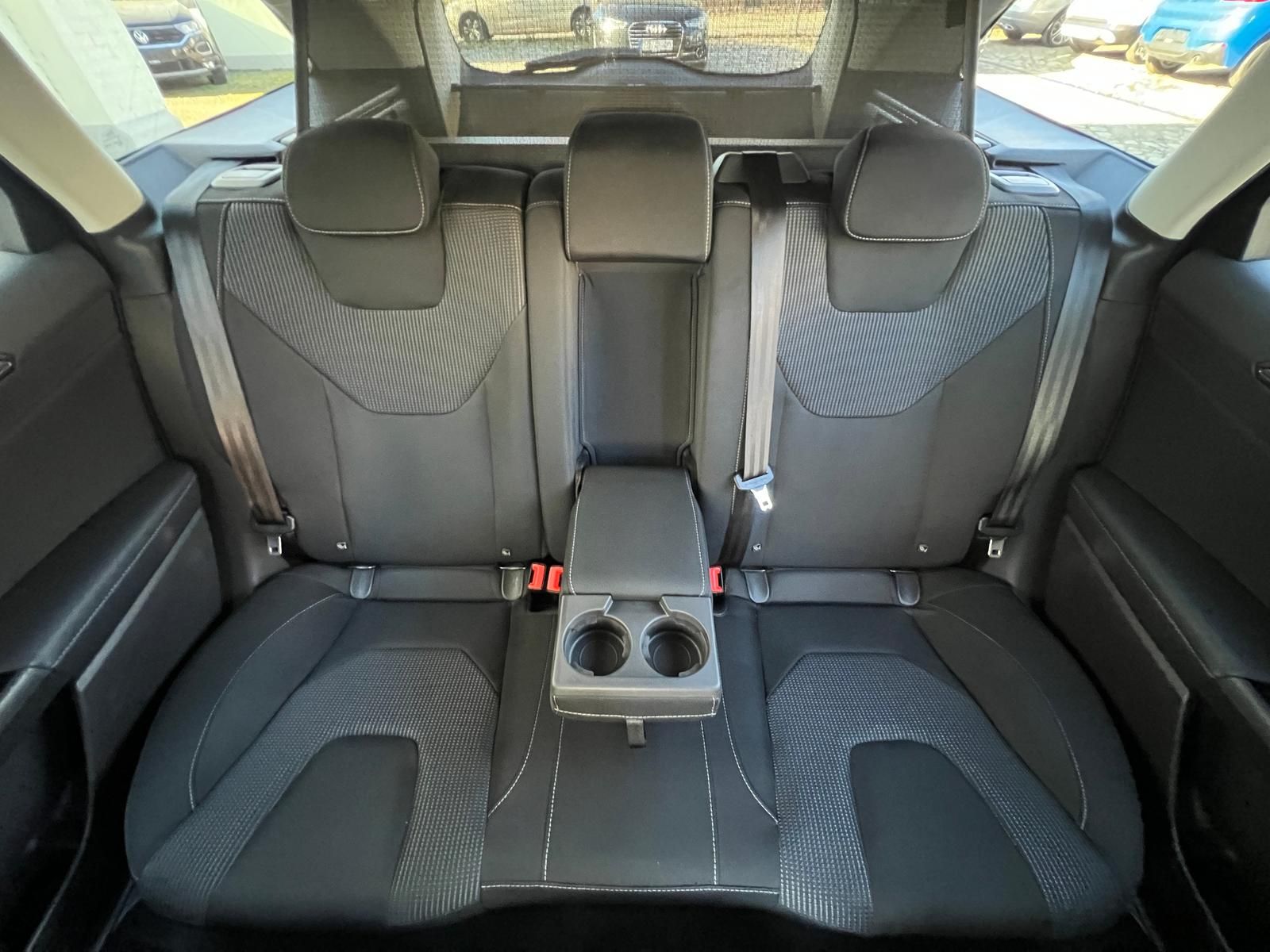 Fahrzeugabbildung Ford Mondeo 2.0 EcoBlue Titanium AWD +AHK+CAM+LED+