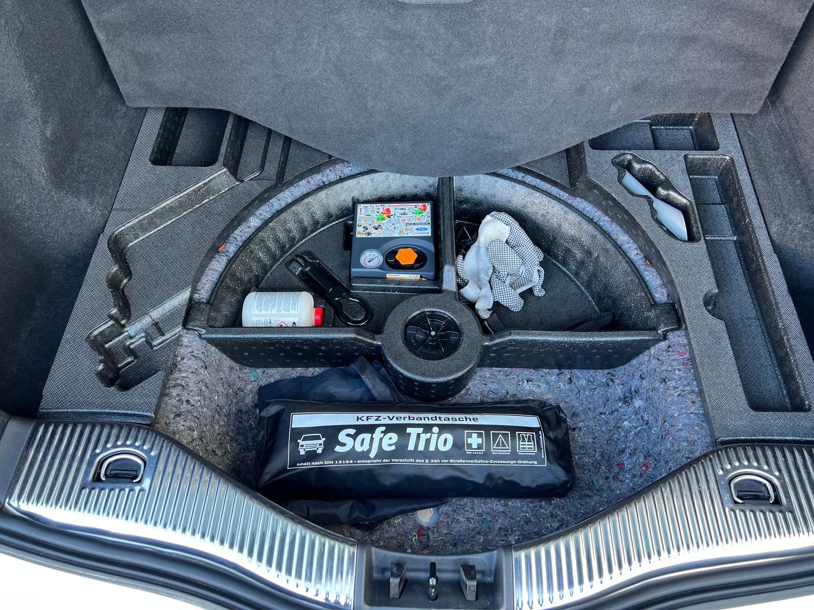 Fahrzeugabbildung Ford Mondeo 2.0 EcoBlue Titanium AWD +AHK+CAM+LED+