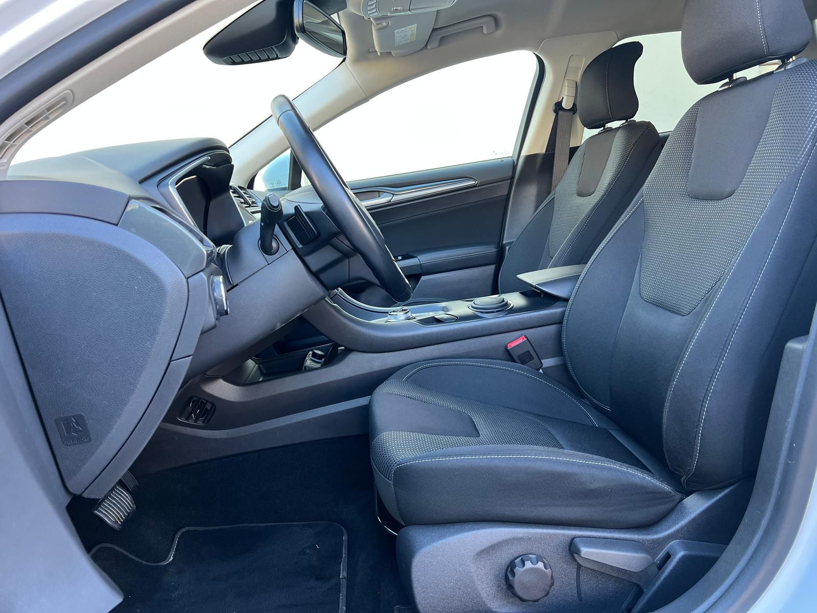 Fahrzeugabbildung Ford Mondeo 2.0 EcoBlue Titanium AWD +AHK+CAM+LED+