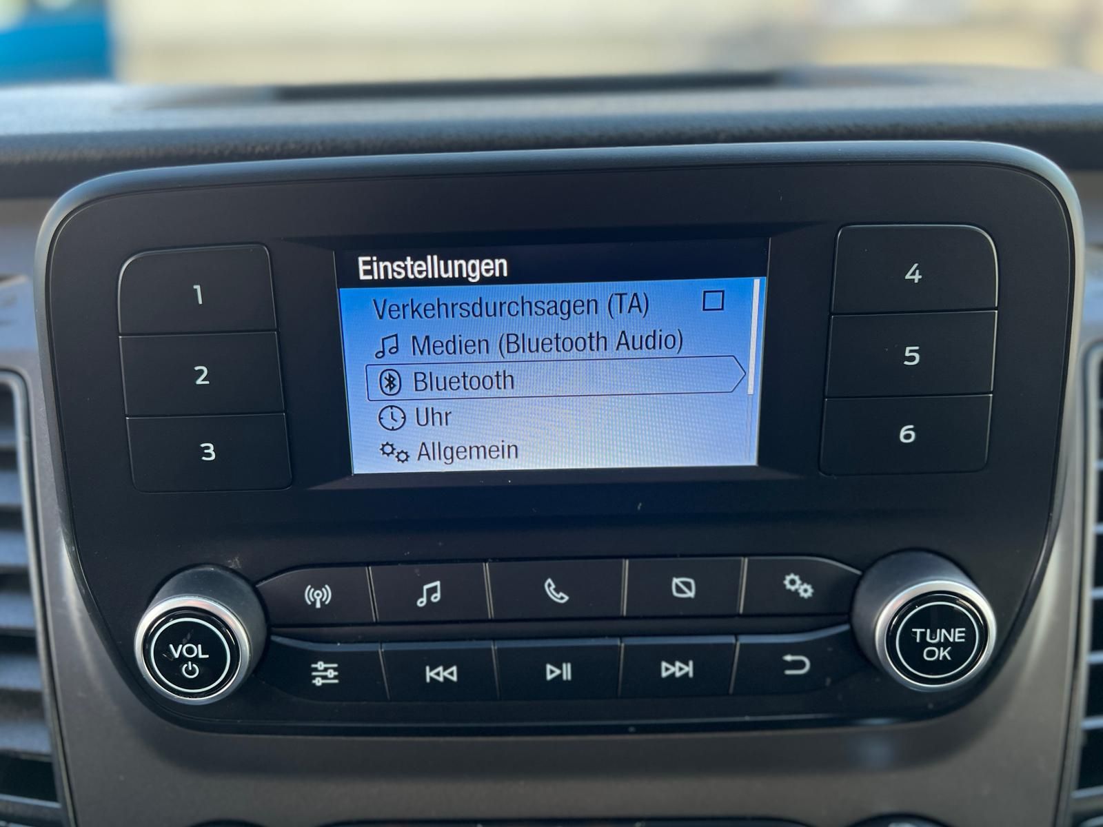 Fahrzeugabbildung Ford Tourneo Custom 9-Sitzer Bus +DAB+TEMPOMAT+PDC+