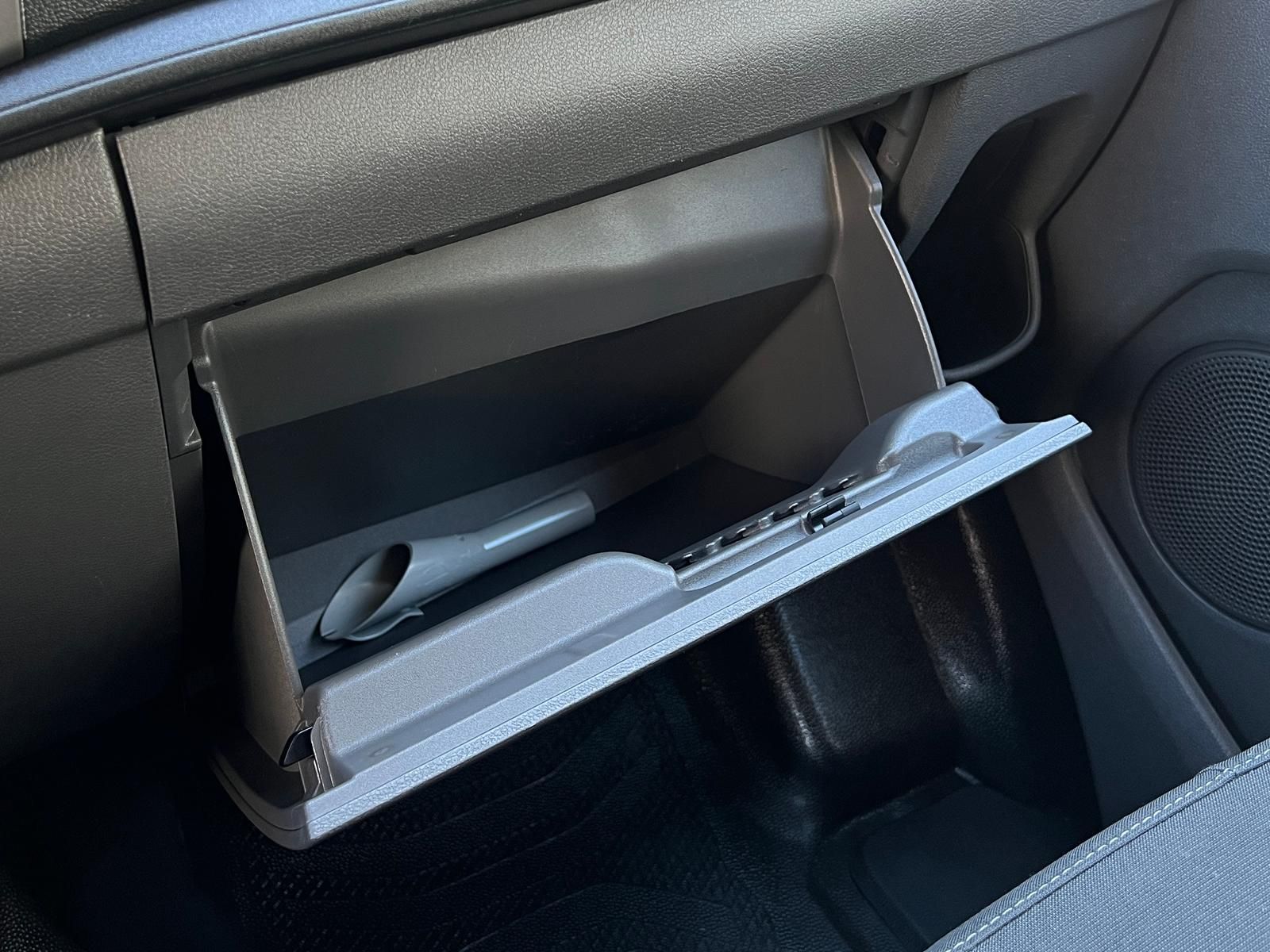 Fahrzeugabbildung Ford Tourneo Custom 9-Sitzer Bus +DAB+TEMPOMAT+PDC+