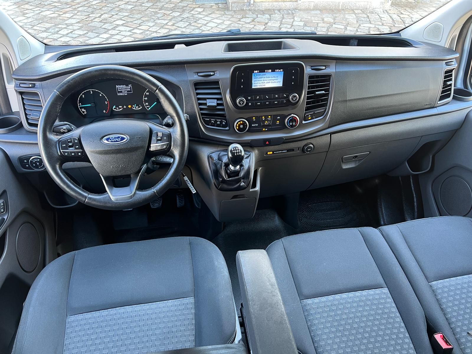 Fahrzeugabbildung Ford Tourneo Custom 9-Sitzer Bus +DAB+TEMPOMAT+PDC+