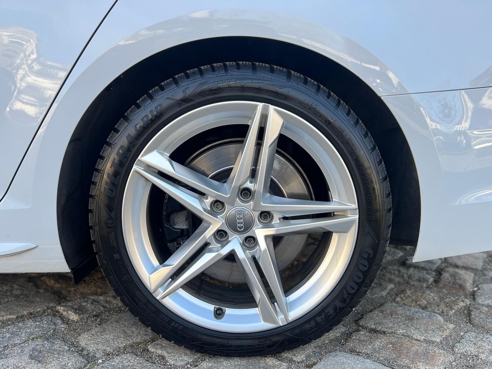 Fahrzeugabbildung Audi S4 3.0 V6 TFSI Quattro +ACC+AHK+HUD+MATRIX+STHZ+