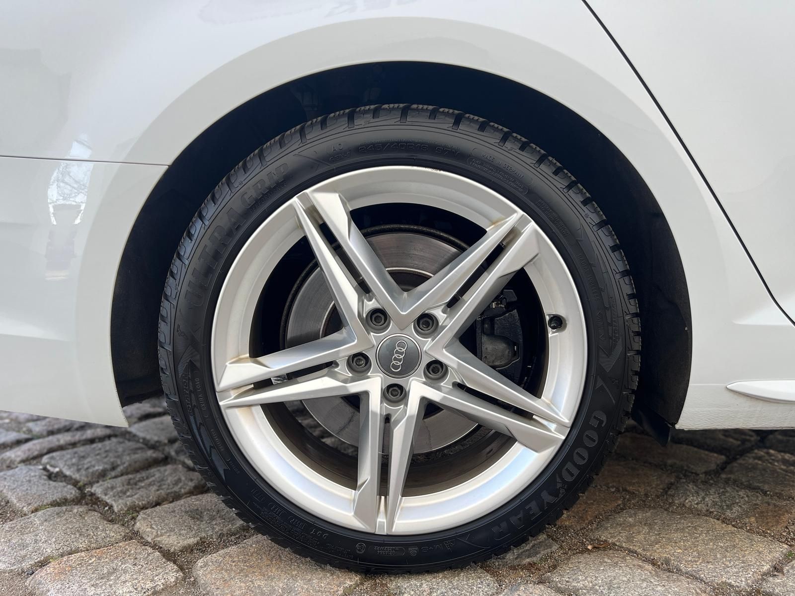 Fahrzeugabbildung Audi S4 3.0 V6 TFSI Quattro +ACC+AHK+HUD+MATRIX+STHZ+