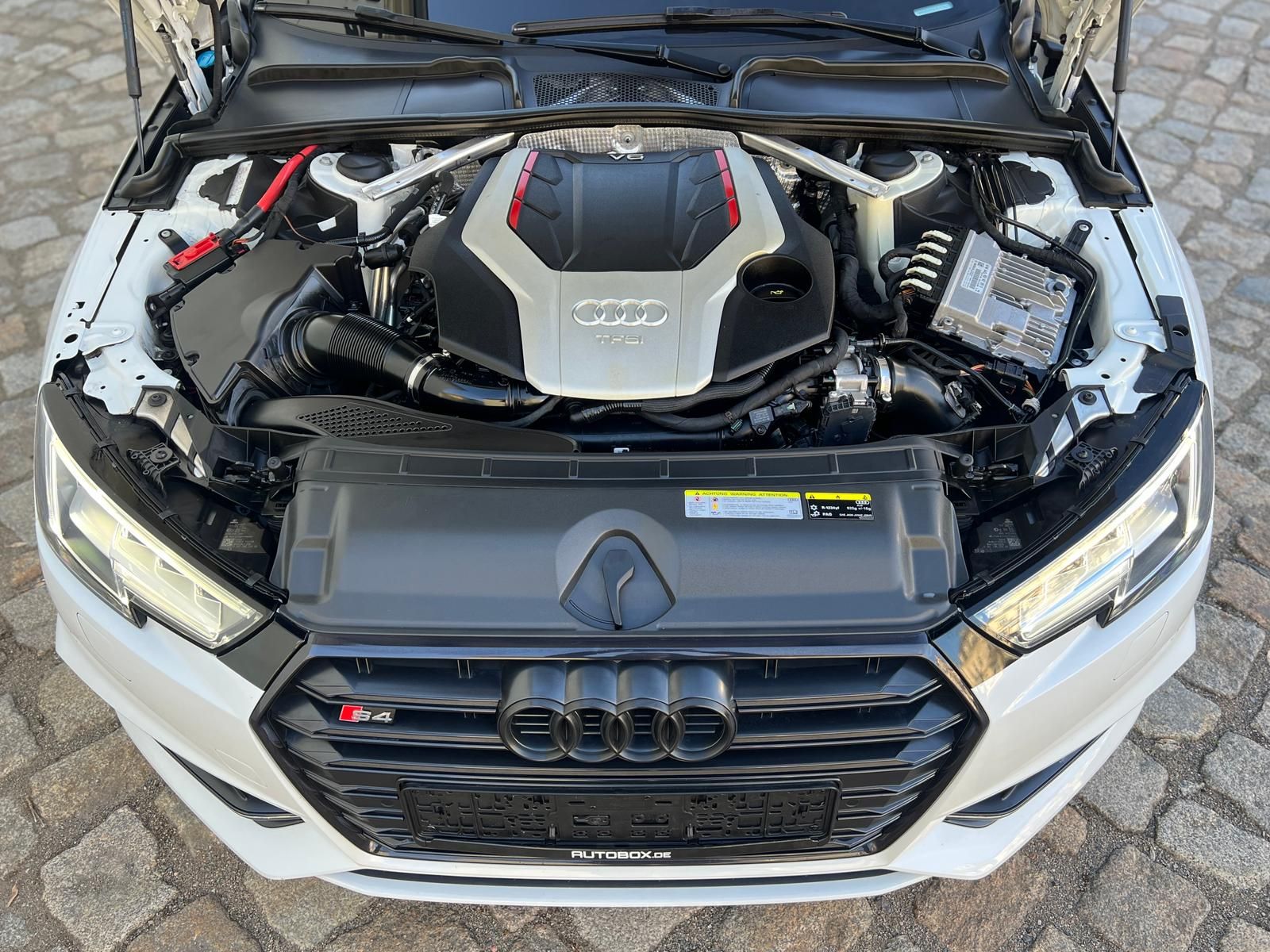 Fahrzeugabbildung Audi S4 3.0 V6 TFSI Quattro +ACC+AHK+HUD+MATRIX+STHZ+