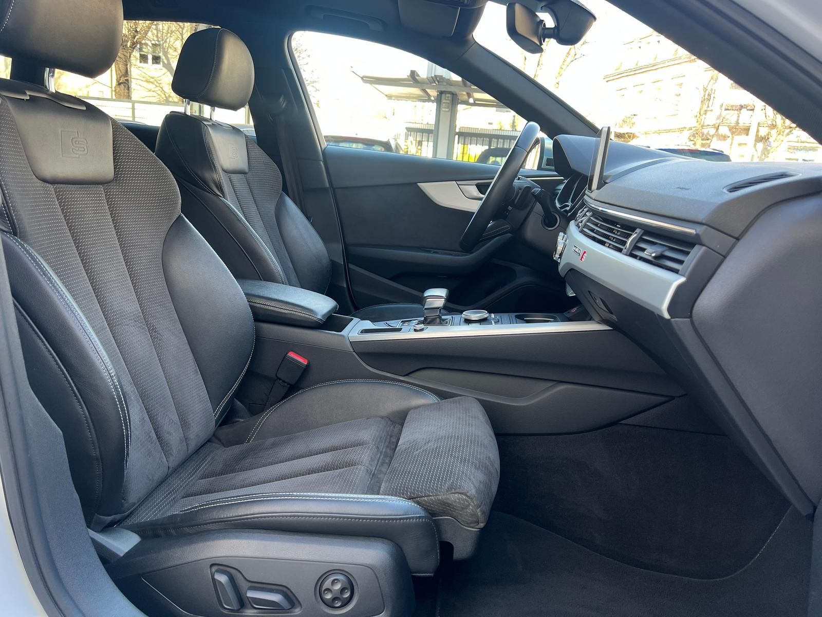 Fahrzeugabbildung Audi S4 3.0 V6 TFSI Quattro +ACC+AHK+HUD+MATRIX+STHZ+