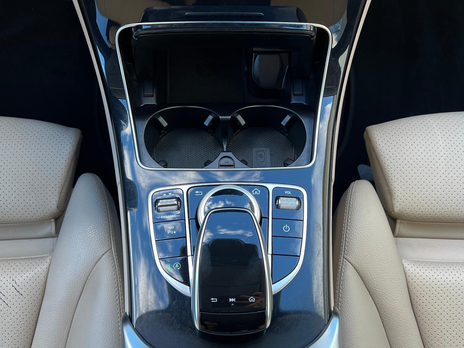 Fahrzeugabbildung Mercedes-Benz C 220 T d 4Matic +ACC+AHK+CARPLAY+DAB+LED+STHZ+