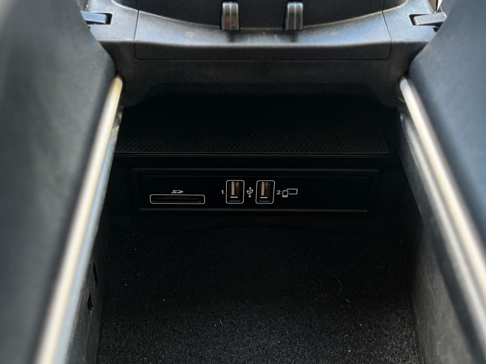 Fahrzeugabbildung Mercedes-Benz C 220 T d 4Matic +ACC+AHK+CARPLAY+DAB+LED+STHZ+