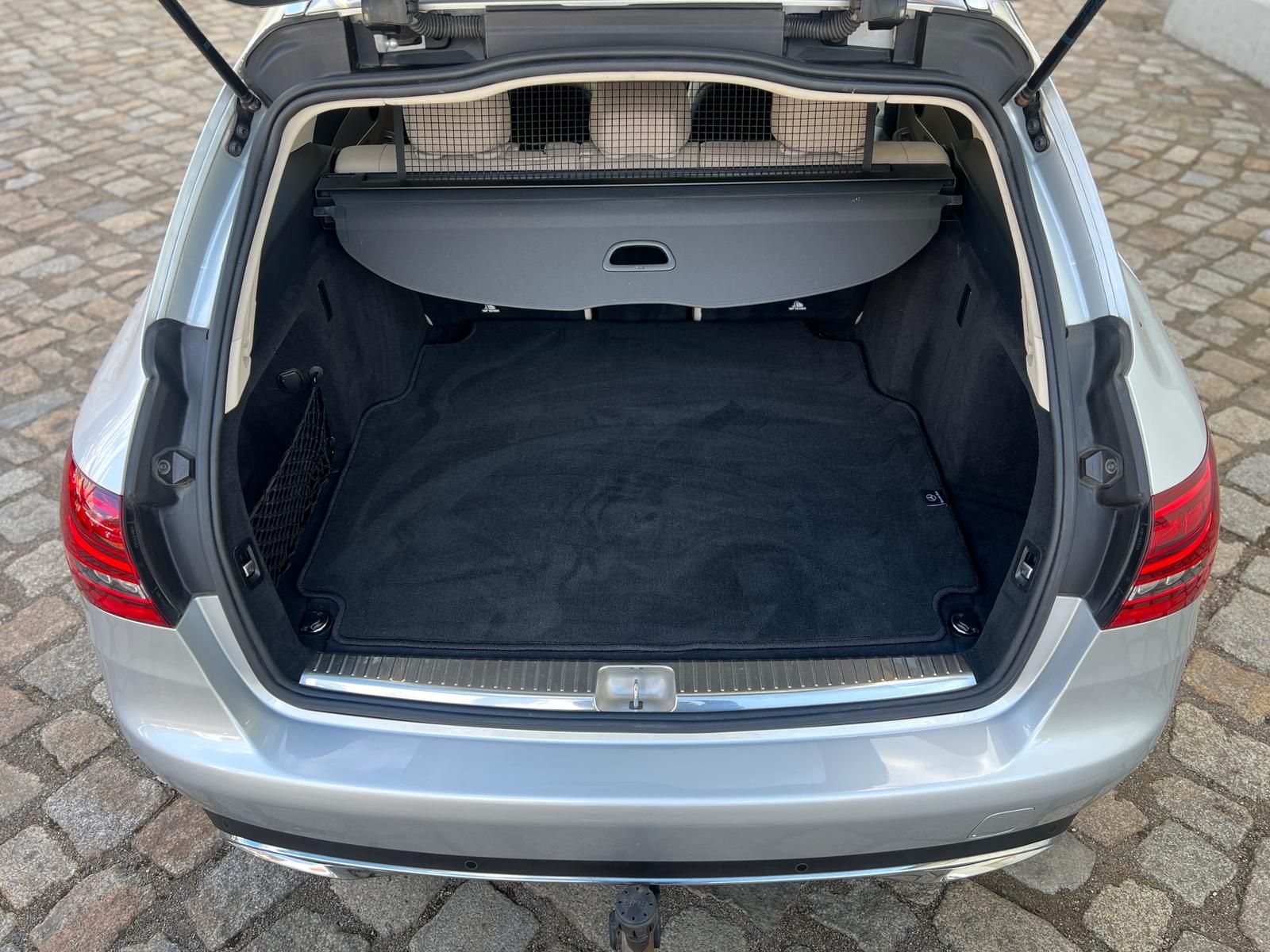 Fahrzeugabbildung Mercedes-Benz C 220 T d 4Matic +ACC+AHK+CARPLAY+DAB+LED+STHZ+