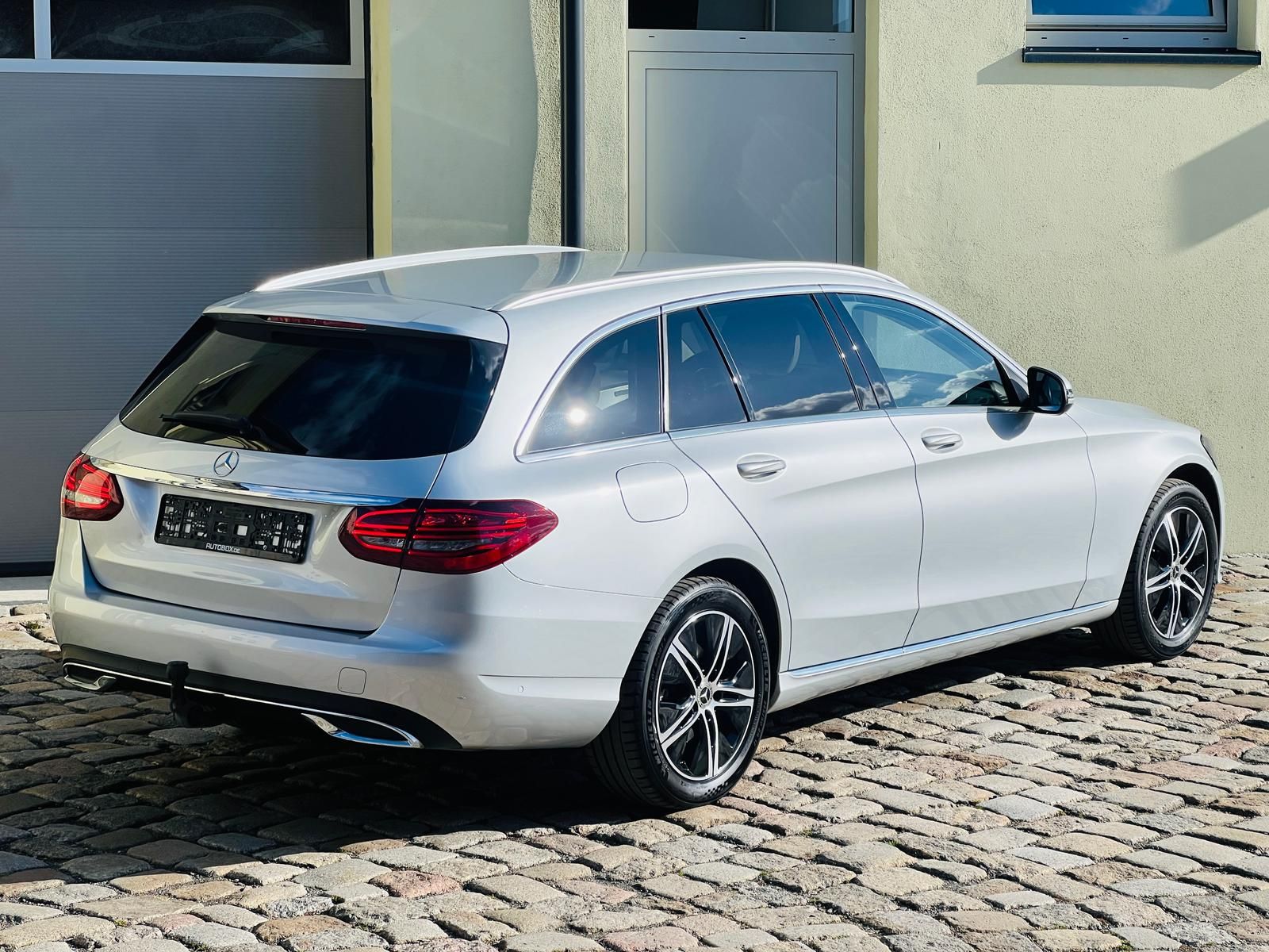 Fahrzeugabbildung Mercedes-Benz C 220 T d 4Matic +ACC+AHK+CARPLAY+DAB+LED+STHZ+