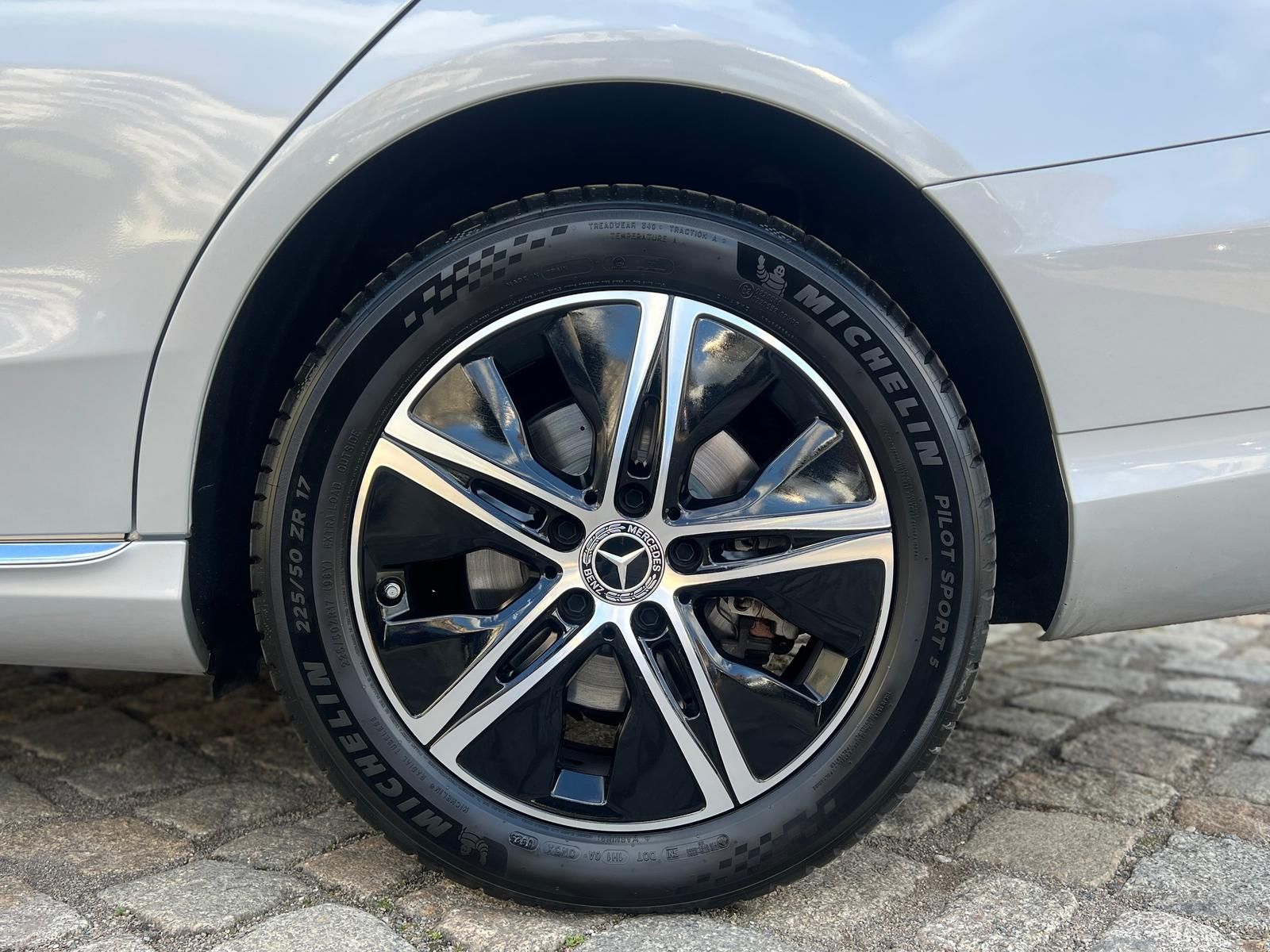 Fahrzeugabbildung Mercedes-Benz C 220 T d 4Matic +ACC+AHK+CARPLAY+DAB+LED+STHZ+