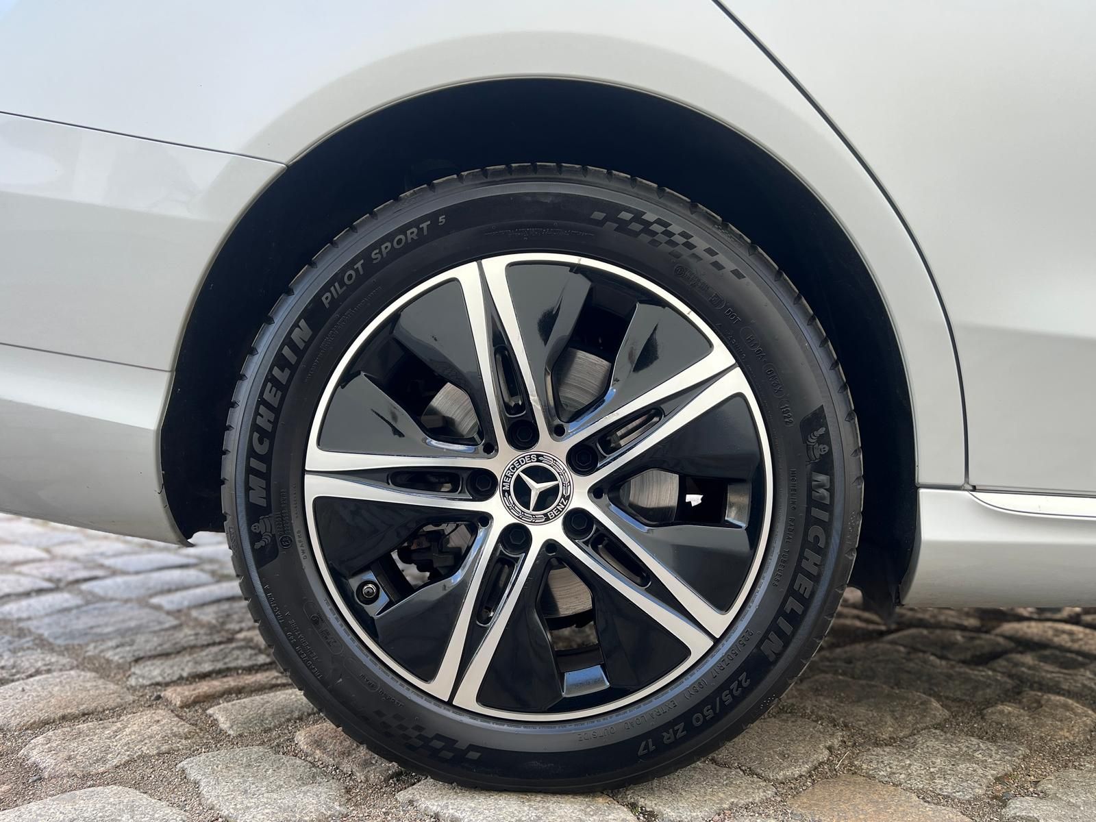 Fahrzeugabbildung Mercedes-Benz C 220 T d 4Matic +ACC+AHK+CARPLAY+DAB+LED+STHZ+