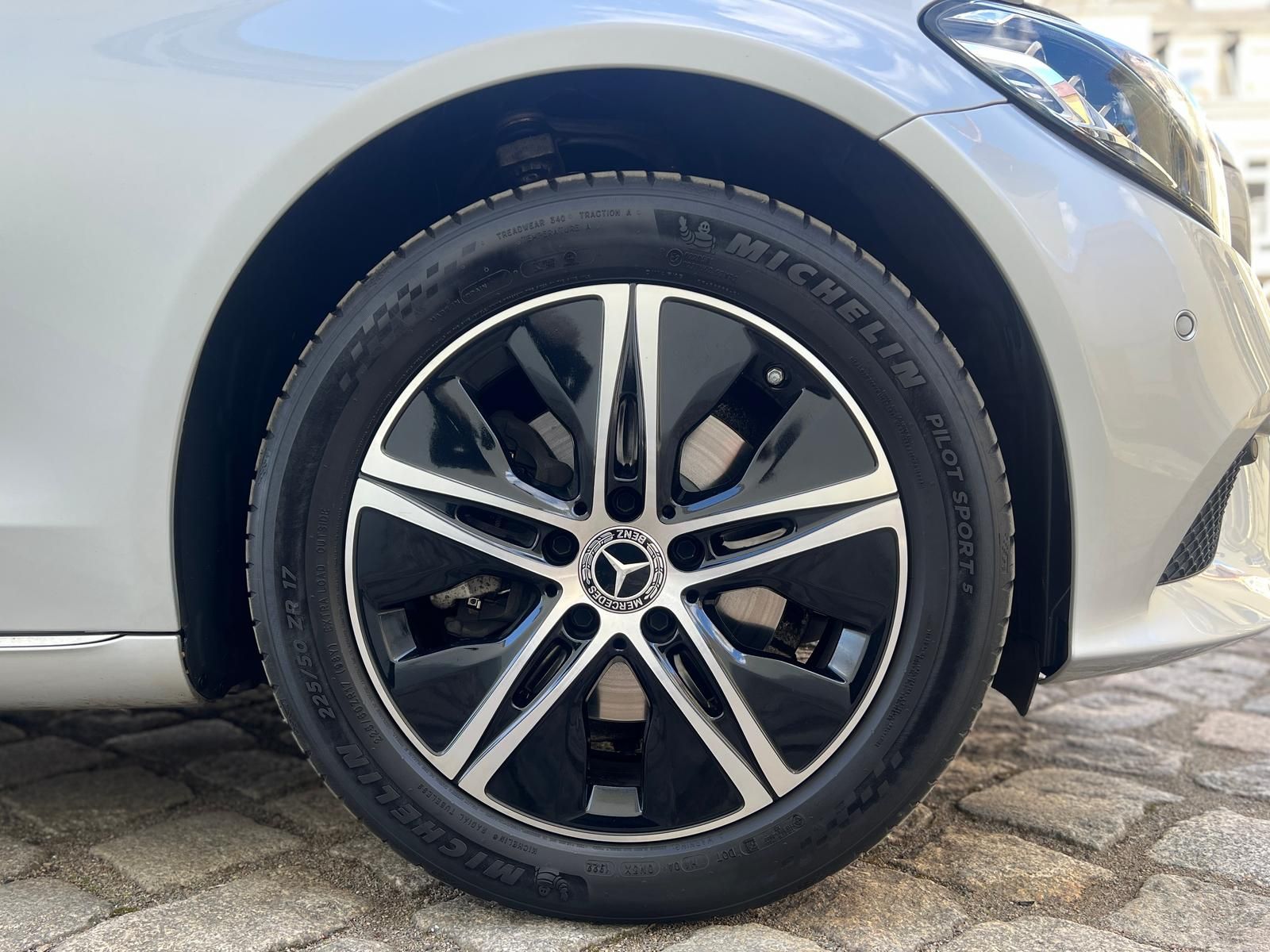 Fahrzeugabbildung Mercedes-Benz C 220 T d 4Matic +ACC+AHK+CARPLAY+DAB+LED+STHZ+