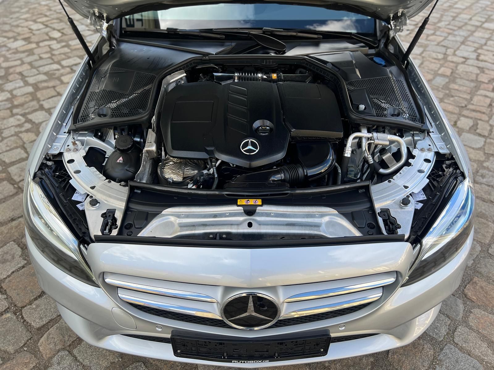 Fahrzeugabbildung Mercedes-Benz C 220 T d 4Matic +ACC+AHK+CARPLAY+DAB+LED+STHZ+