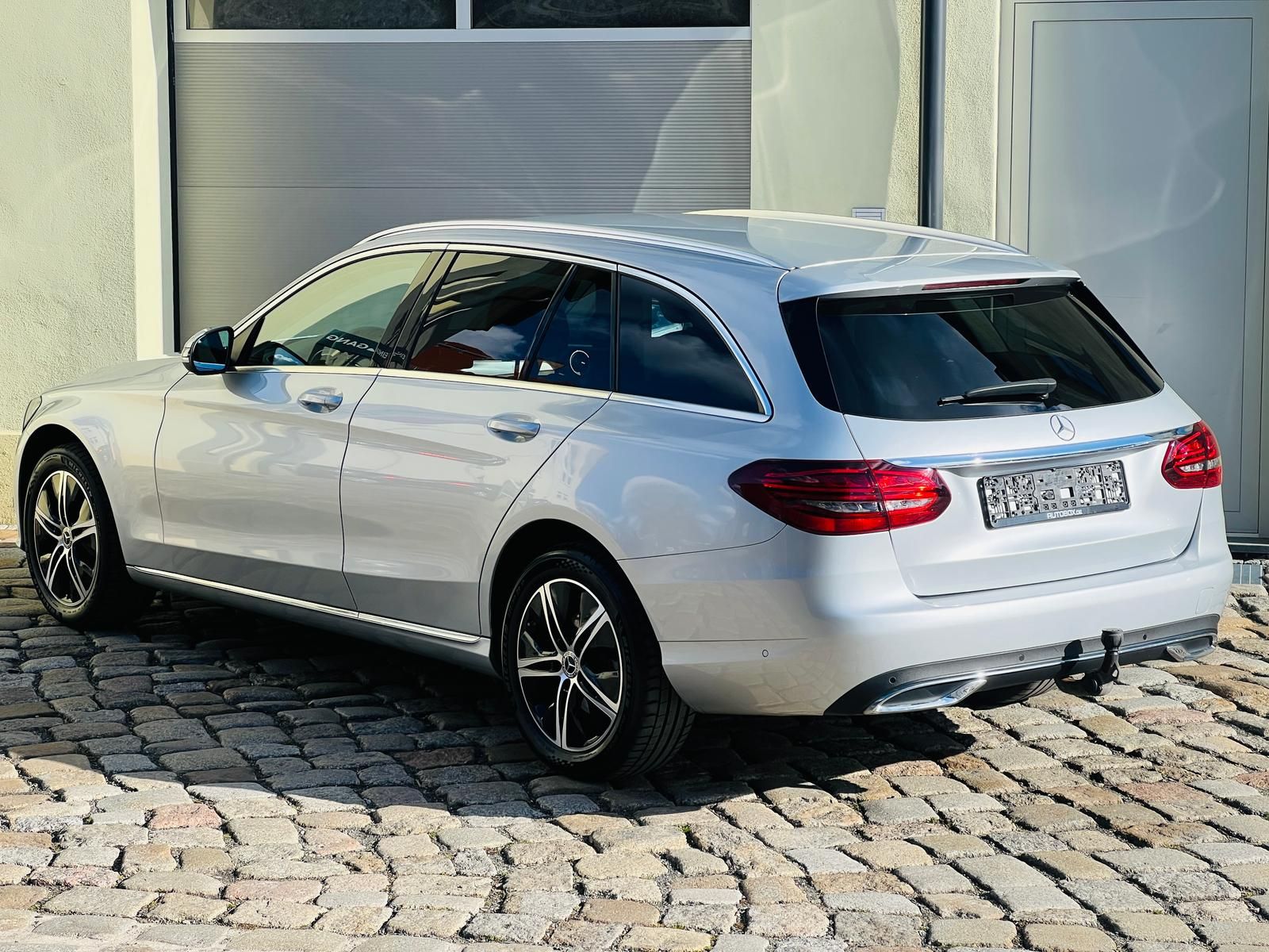 Fahrzeugabbildung Mercedes-Benz C 220 T d 4Matic +ACC+AHK+CARPLAY+DAB+LED+STHZ+