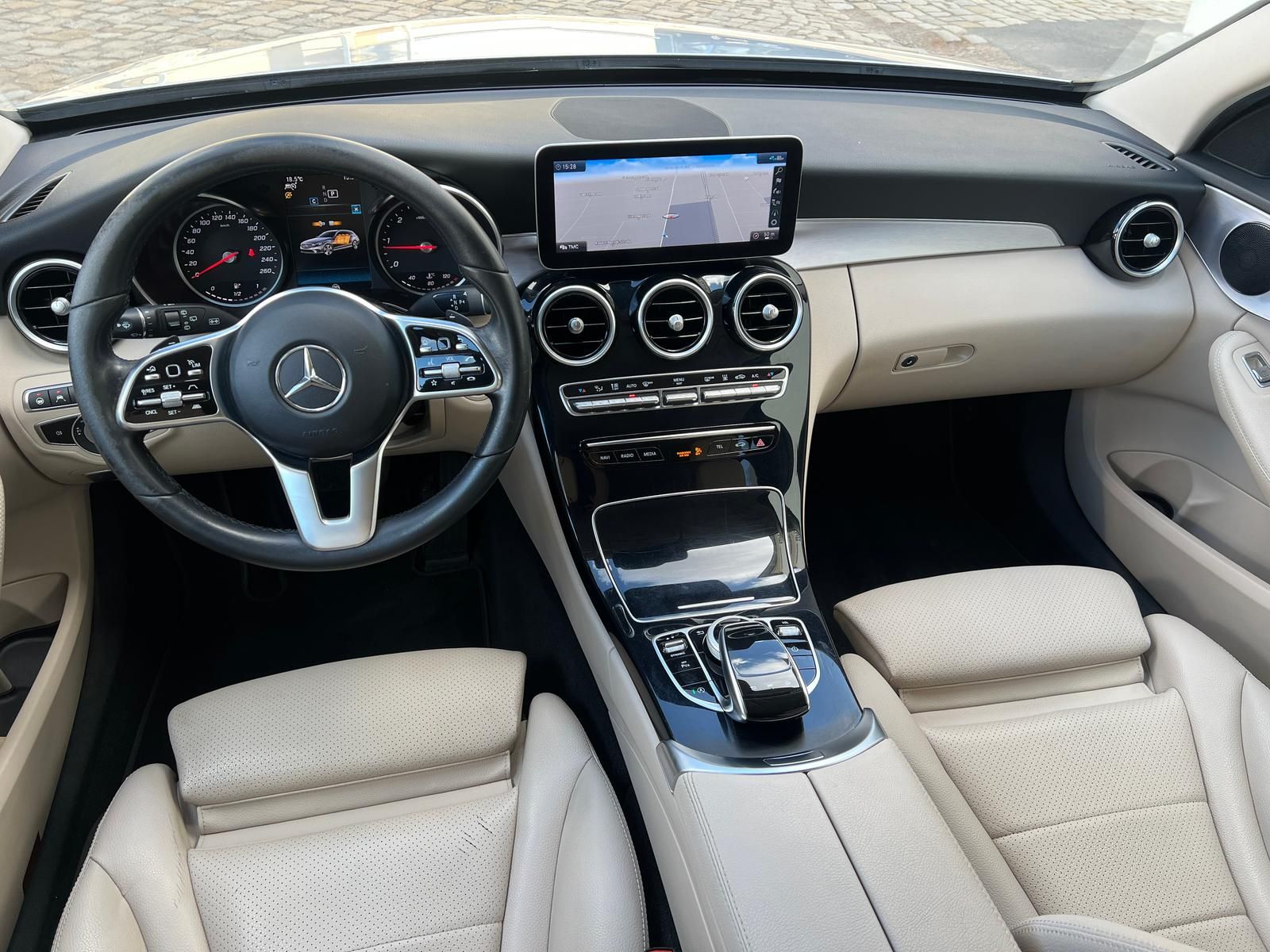 Fahrzeugabbildung Mercedes-Benz C 220 T d 4Matic +ACC+AHK+CARPLAY+DAB+LED+STHZ+