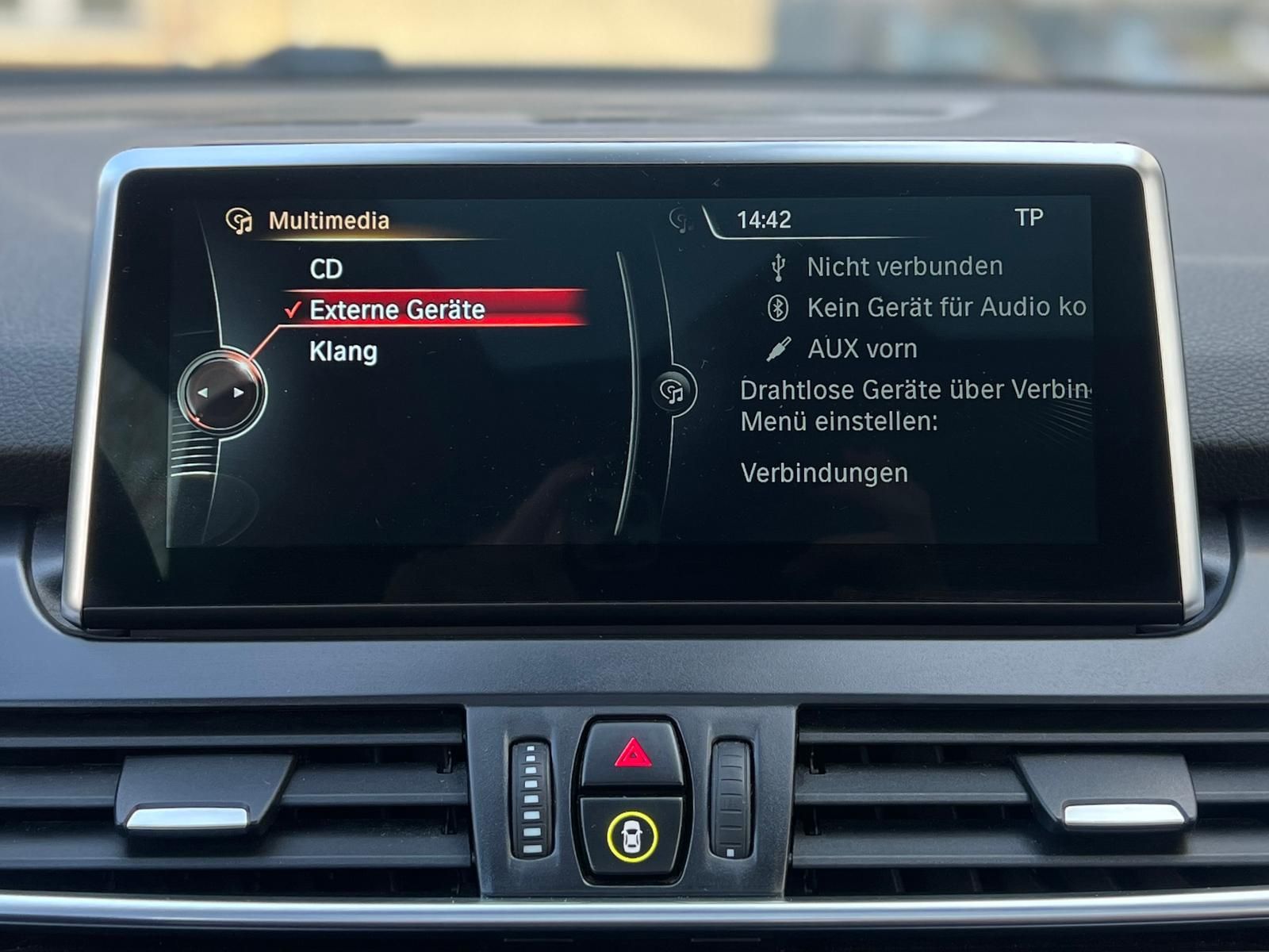 Fahrzeugabbildung BMW 218d xDrive Luxury Line+AHK+CAM+HUD+LED+PANO+