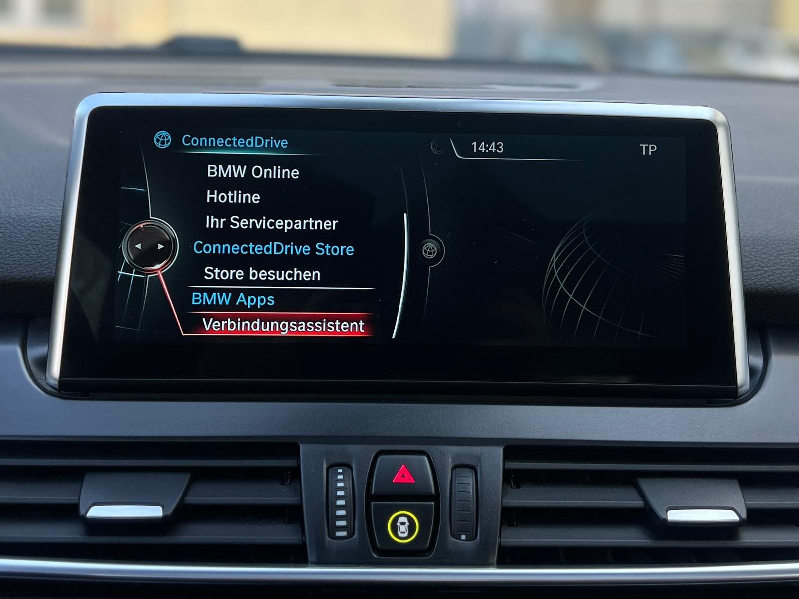 Fahrzeugabbildung BMW 218d xDrive Luxury Line+AHK+CAM+HUD+LED+PANO+