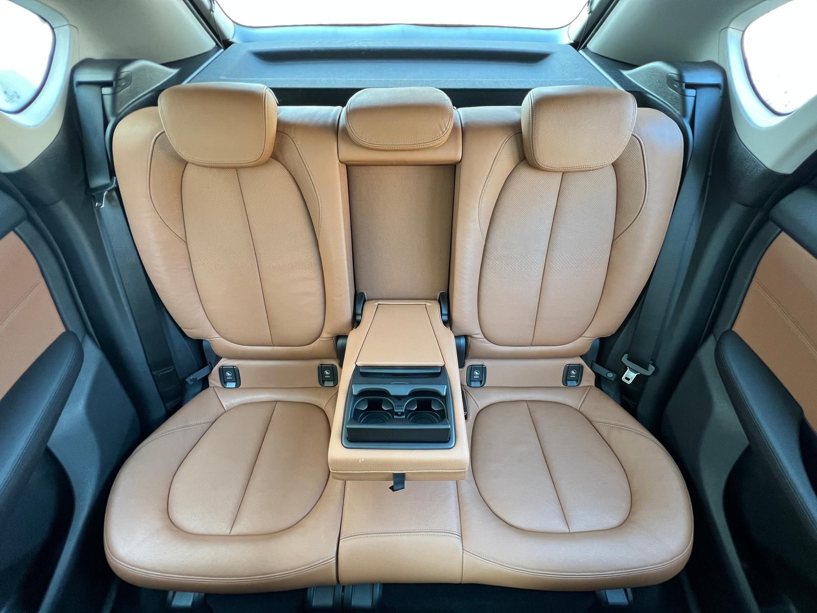 Fahrzeugabbildung BMW 218d xDrive Luxury Line+AHK+CAM+HUD+LED+PANO+