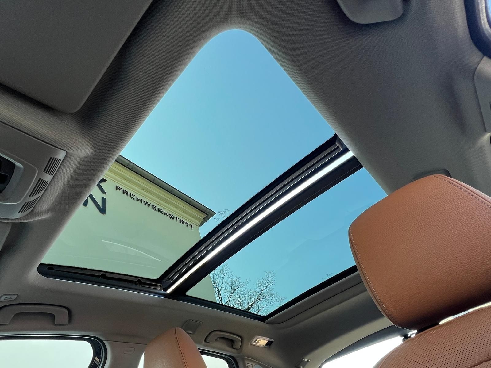 Fahrzeugabbildung BMW 218d xDrive Luxury Line+AHK+CAM+HUD+LED+PANO+