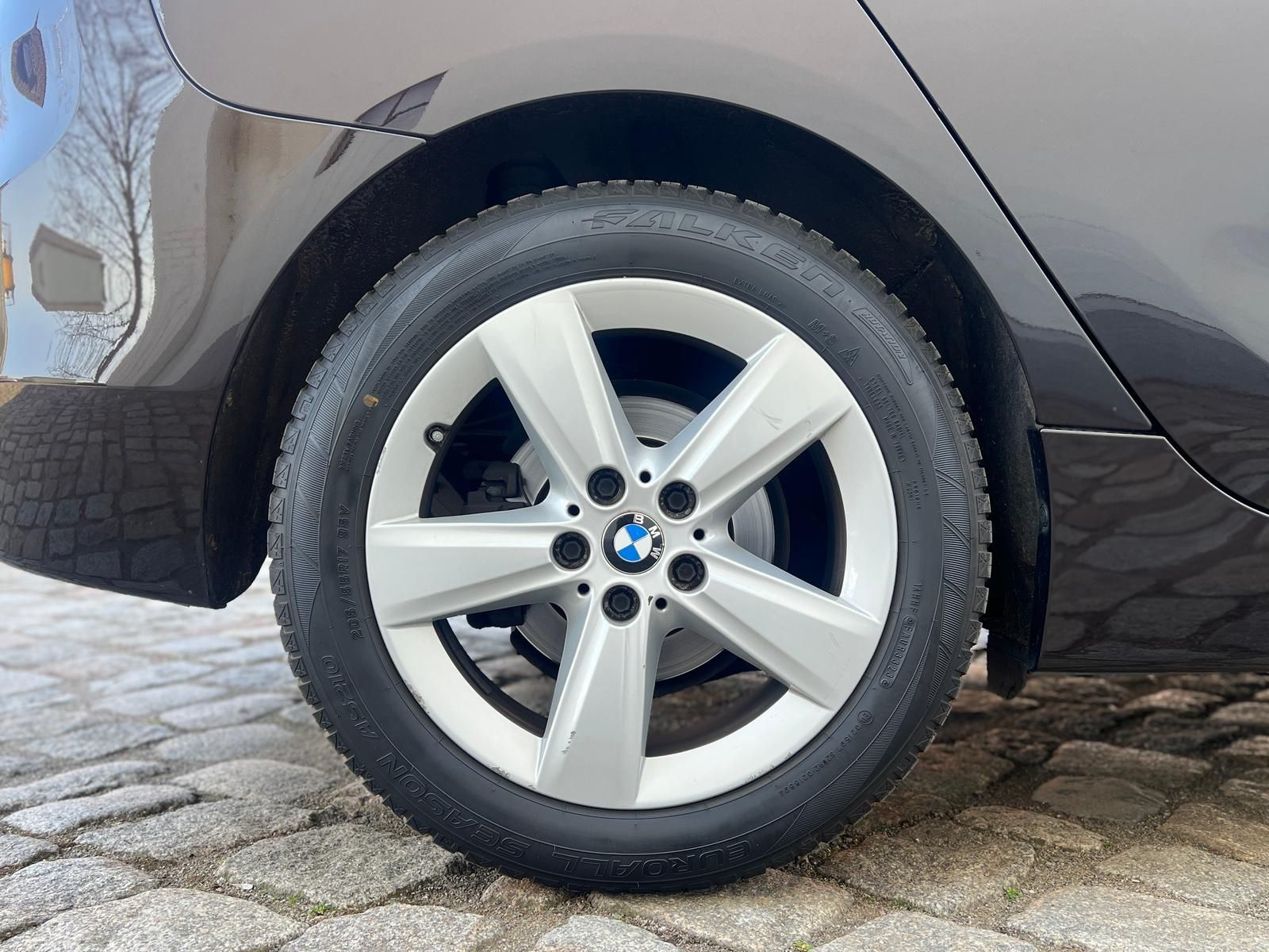 Fahrzeugabbildung BMW 218d xDrive Luxury Line+AHK+CAM+HUD+LED+PANO+