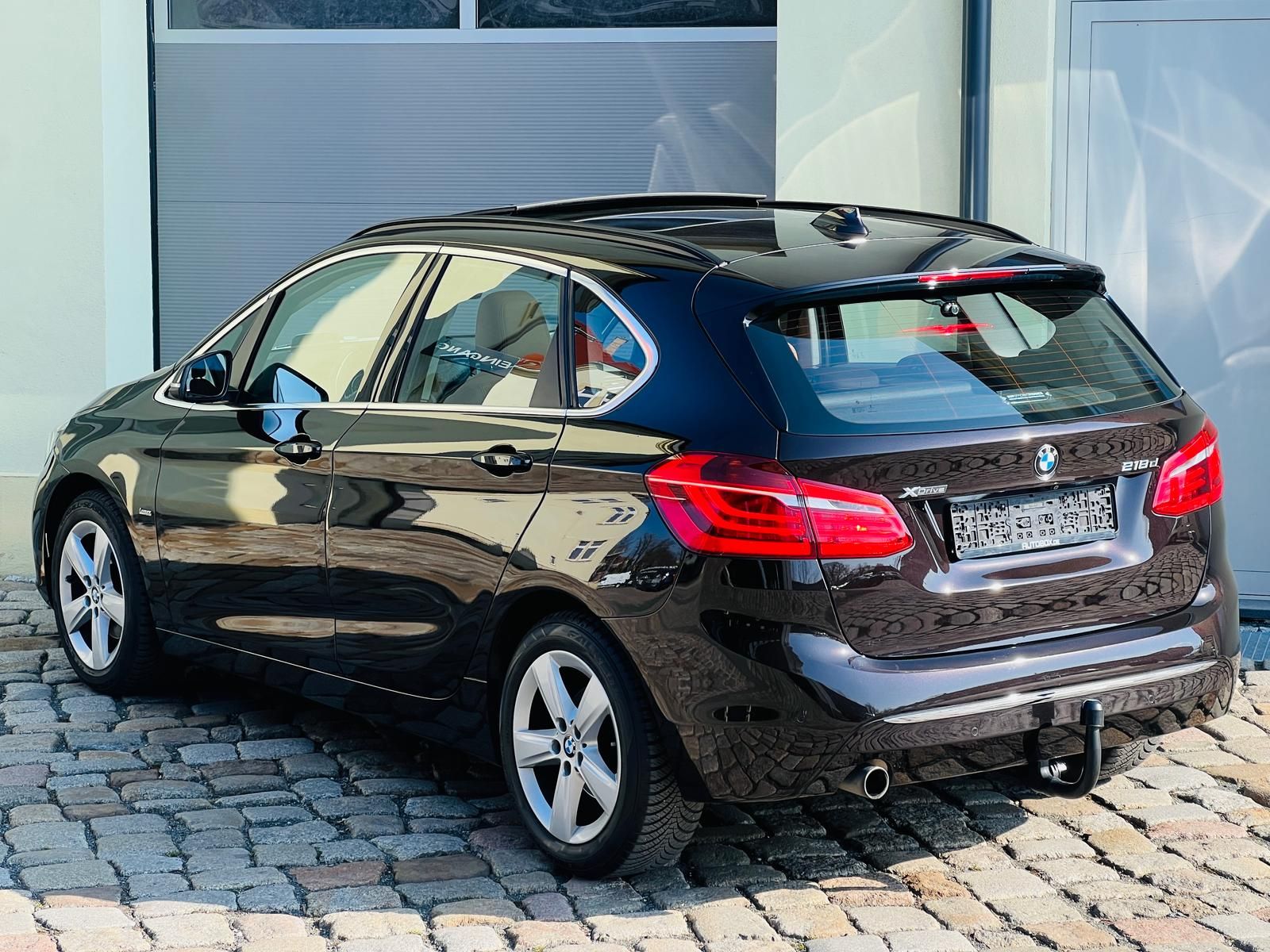 Fahrzeugabbildung BMW 218d xDrive Luxury Line+AHK+CAM+HUD+LED+PANO+