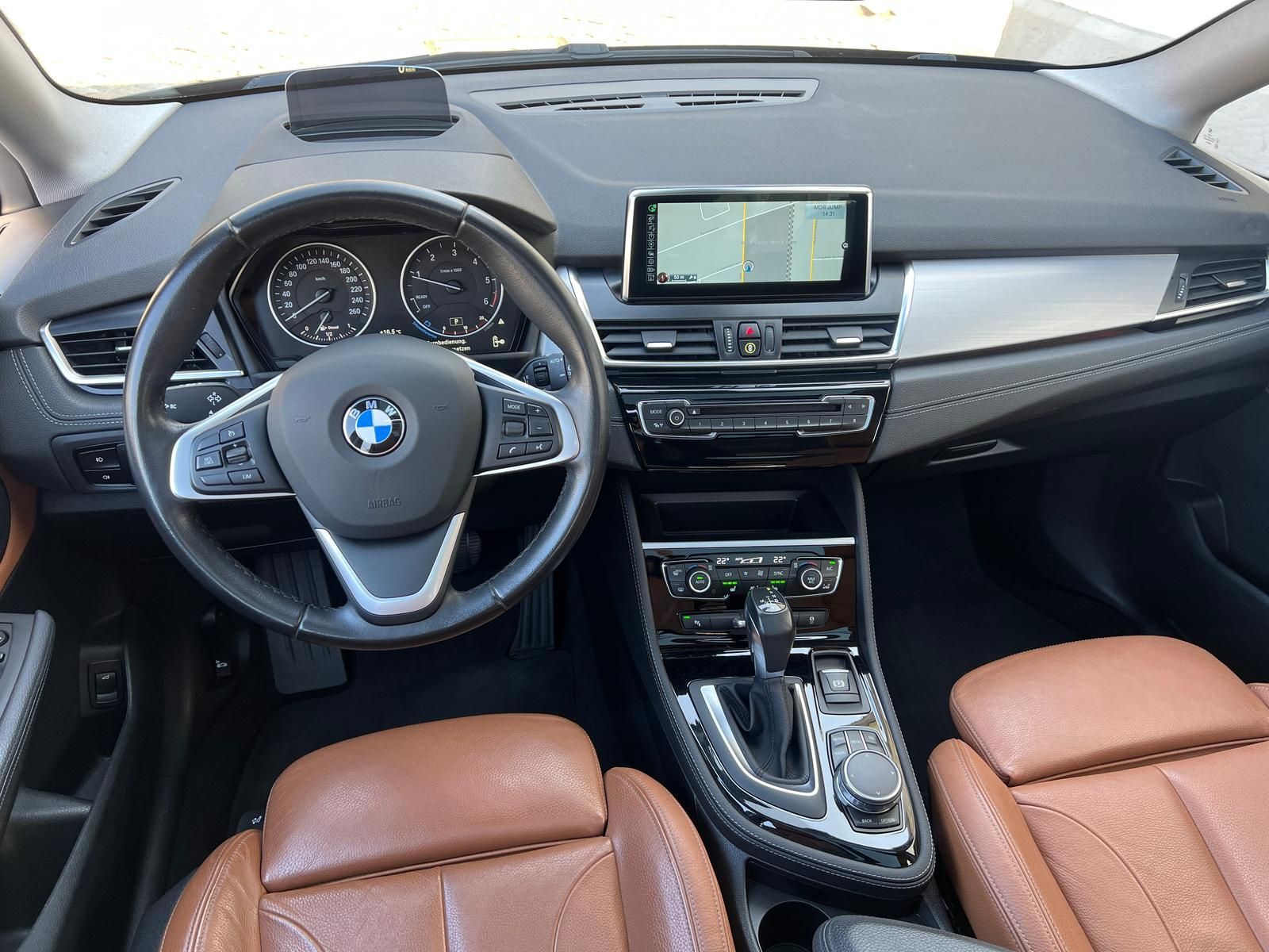 Fahrzeugabbildung BMW 218d xDrive Luxury Line+AHK+CAM+HUD+LED+PANO+