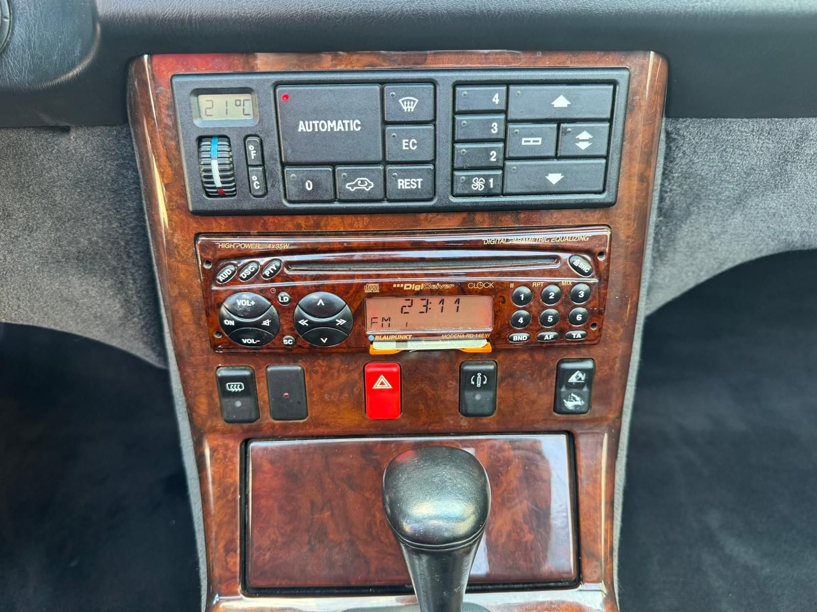 Fahrzeugabbildung Mercedes-Benz SL 320 Roadster Automatik