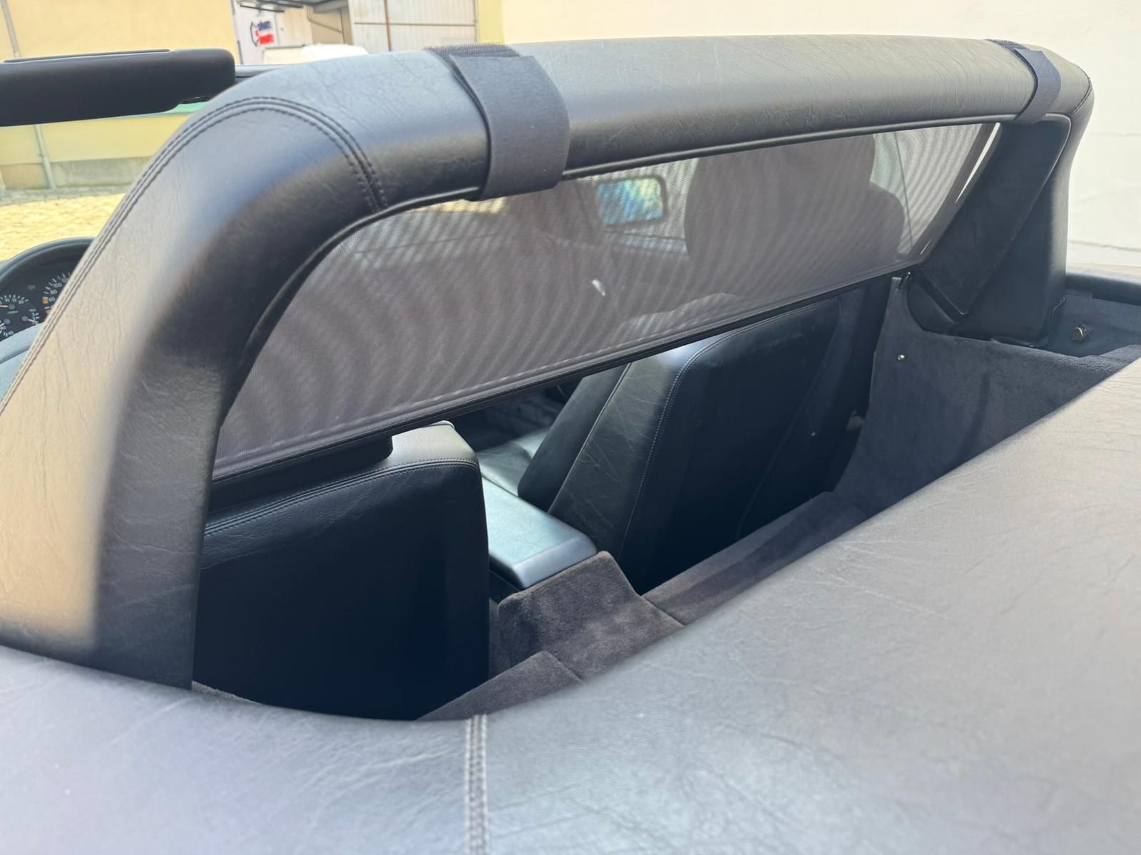 Fahrzeugabbildung Mercedes-Benz SL 320 Roadster Automatik