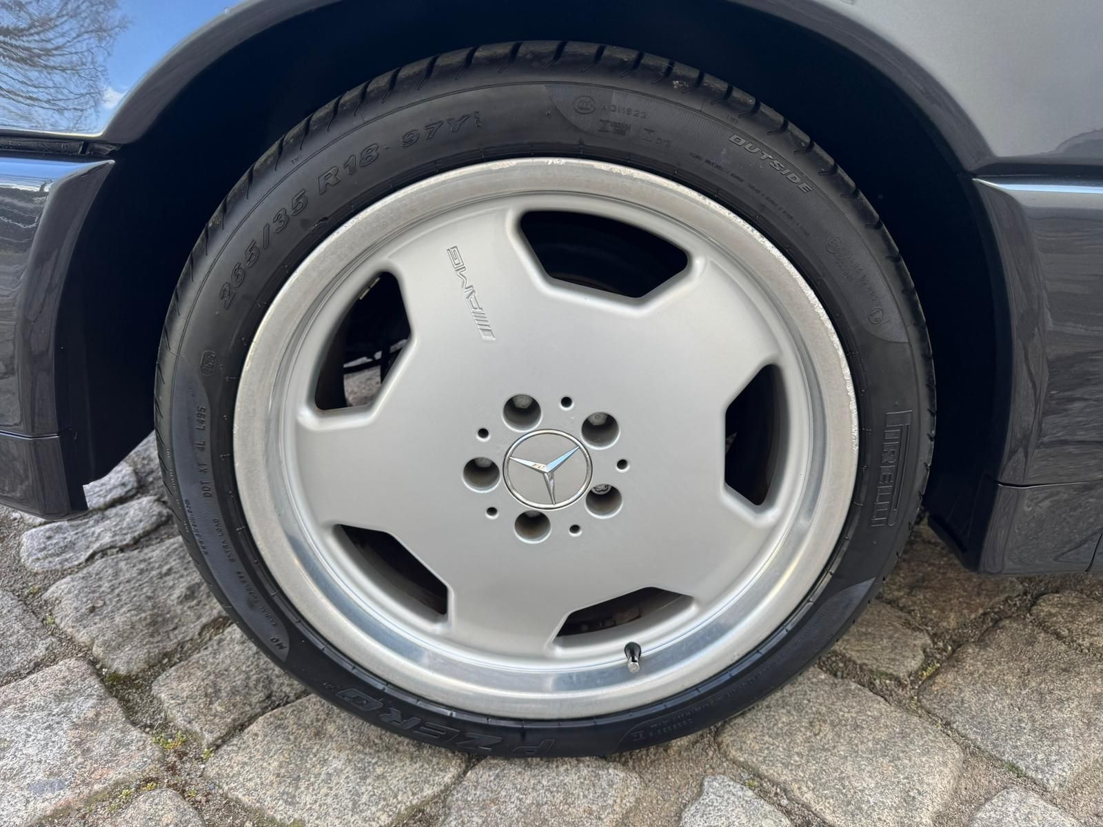 Fahrzeugabbildung Mercedes-Benz SL 320 Roadster Automatik