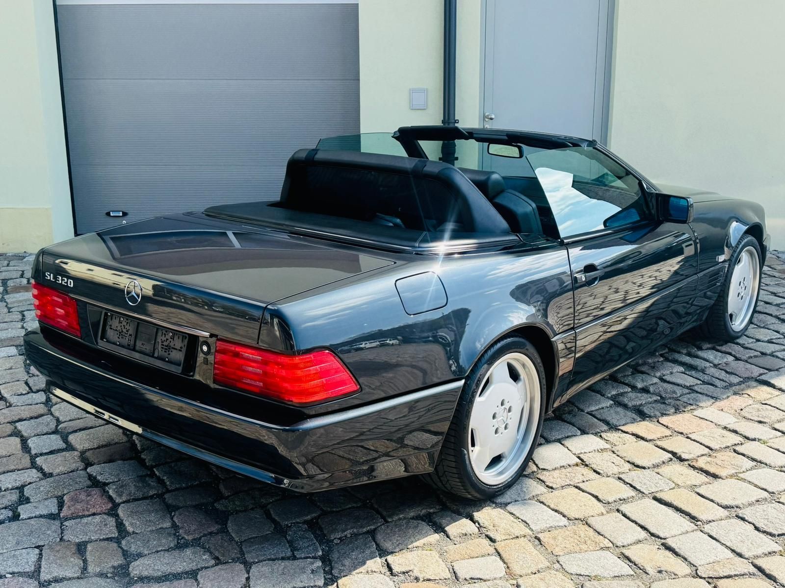 Fahrzeugabbildung Mercedes-Benz SL 320 Roadster Automatik