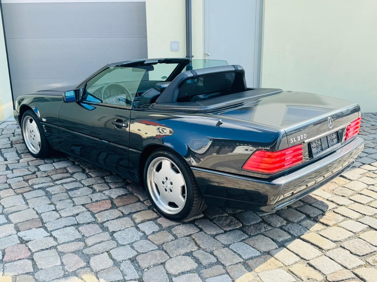 Fahrzeugabbildung Mercedes-Benz SL 320 Roadster Automatik
