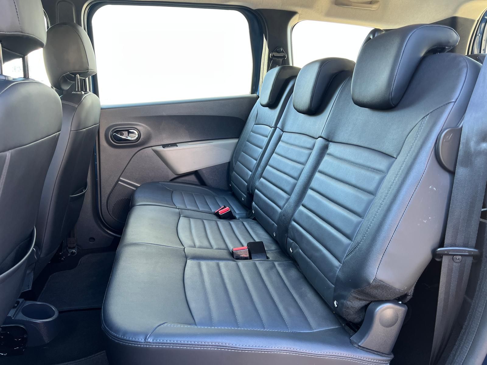 Fahrzeugabbildung Dacia Lodgy 1.2 TCE Prestige +NAVI+SHZ+TEMPO+7 SITZER+