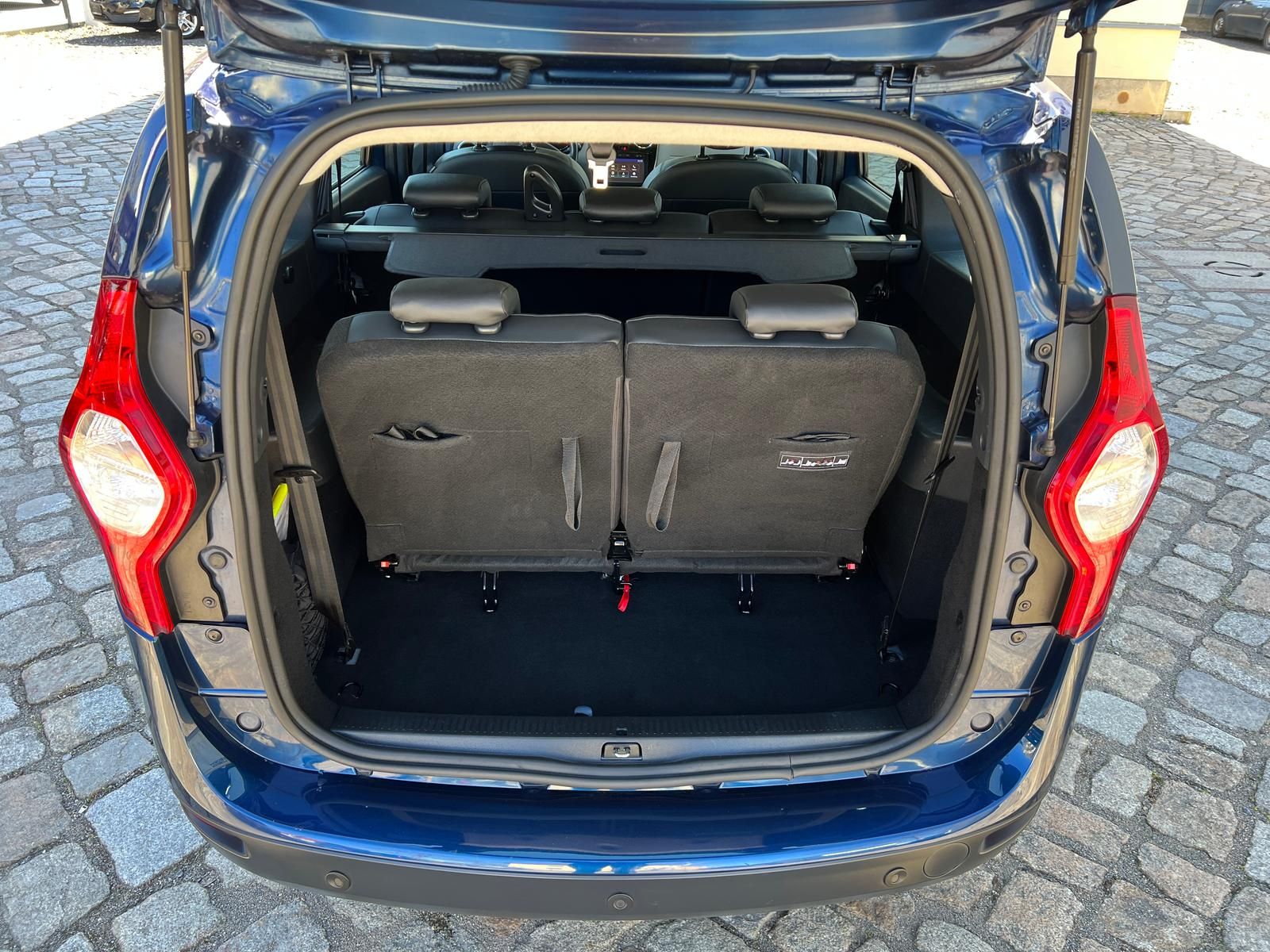Fahrzeugabbildung Dacia Lodgy 1.2 TCE Prestige +NAVI+SHZ+TEMPO+7 SITZER+