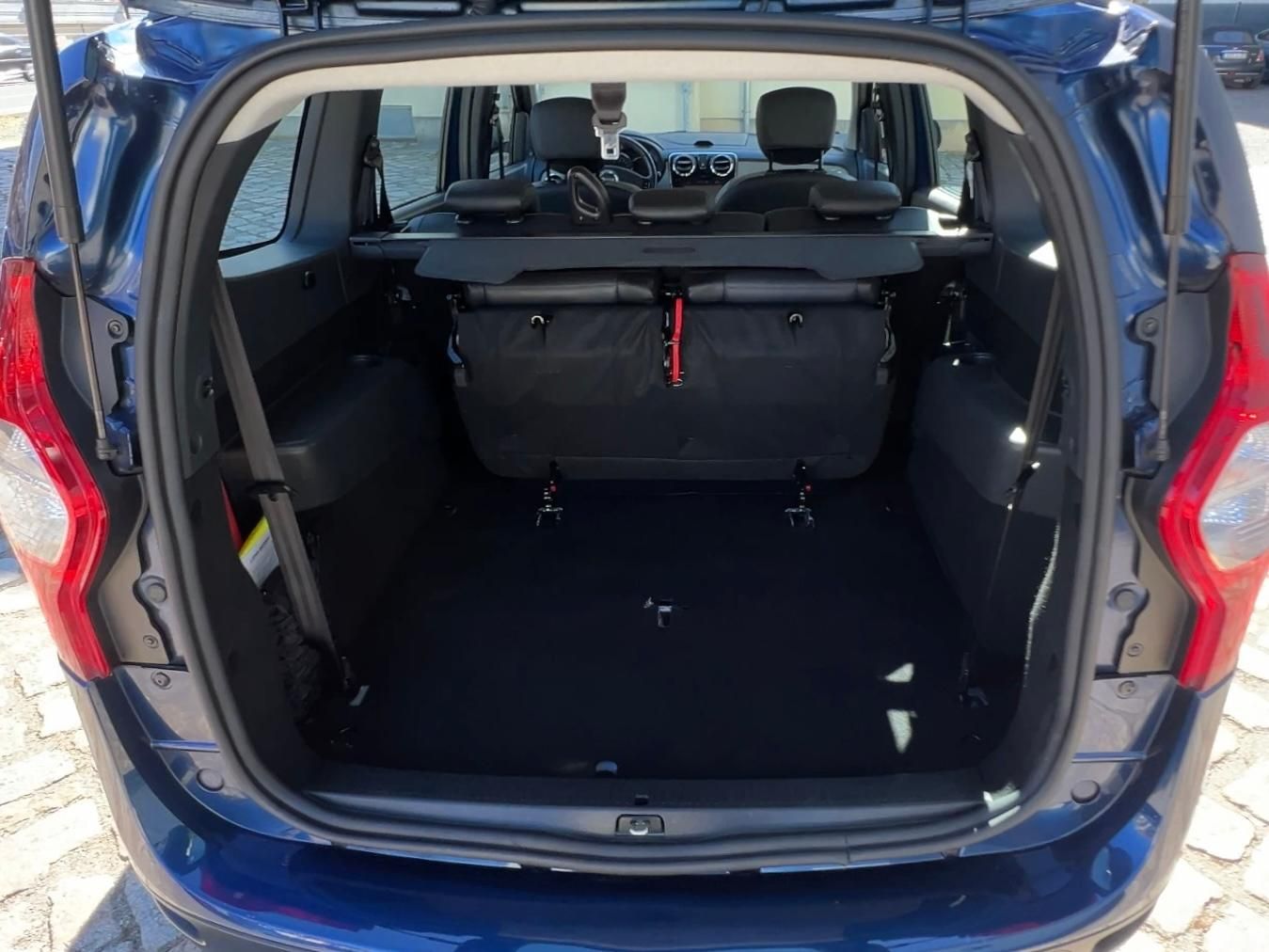 Fahrzeugabbildung Dacia Lodgy 1.2 TCE Prestige +NAVI+SHZ+TEMPO+7 SITZER+