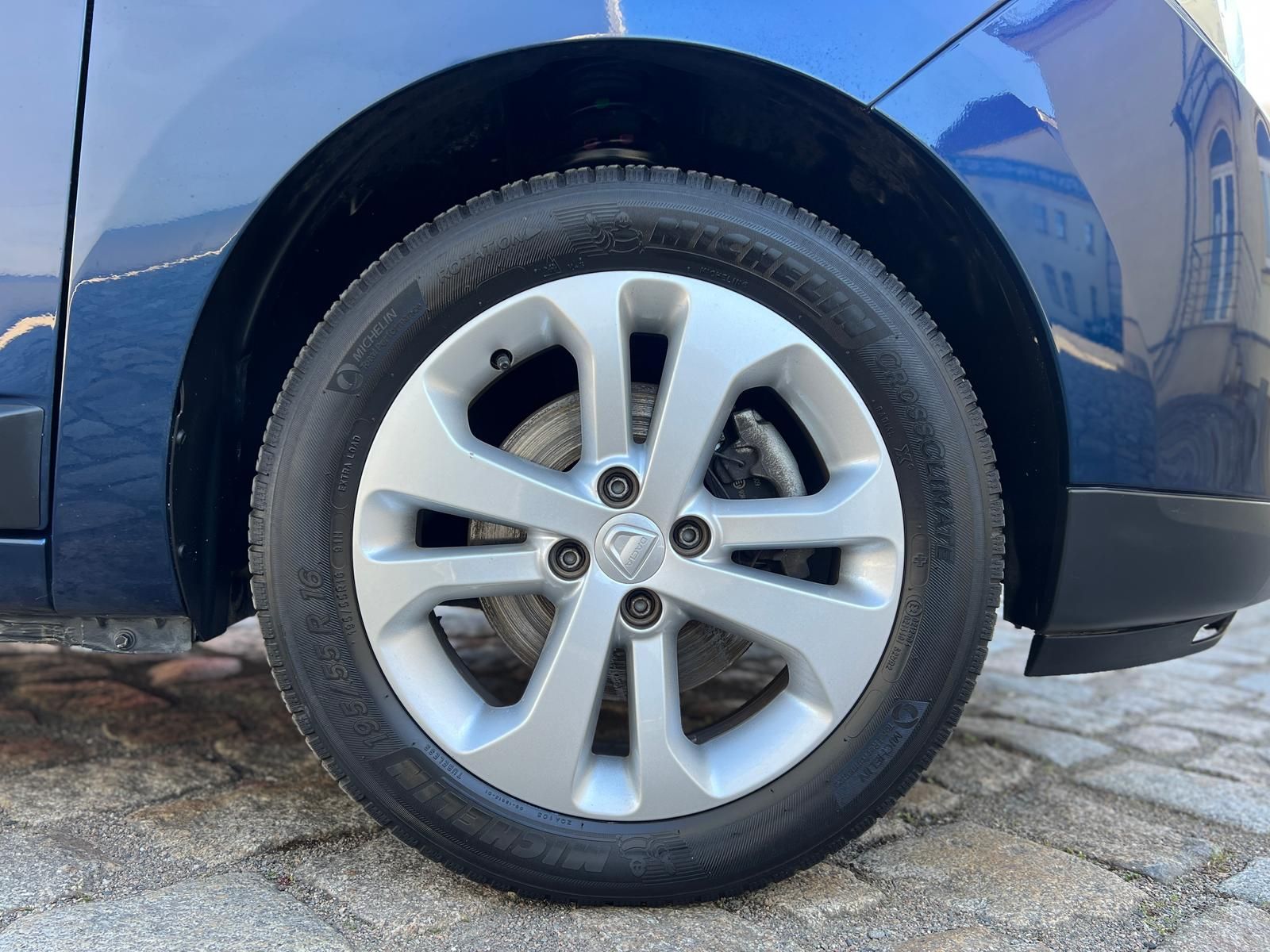 Fahrzeugabbildung Dacia Lodgy 1.2 TCE Prestige +NAVI+SHZ+TEMPO+7 SITZER+