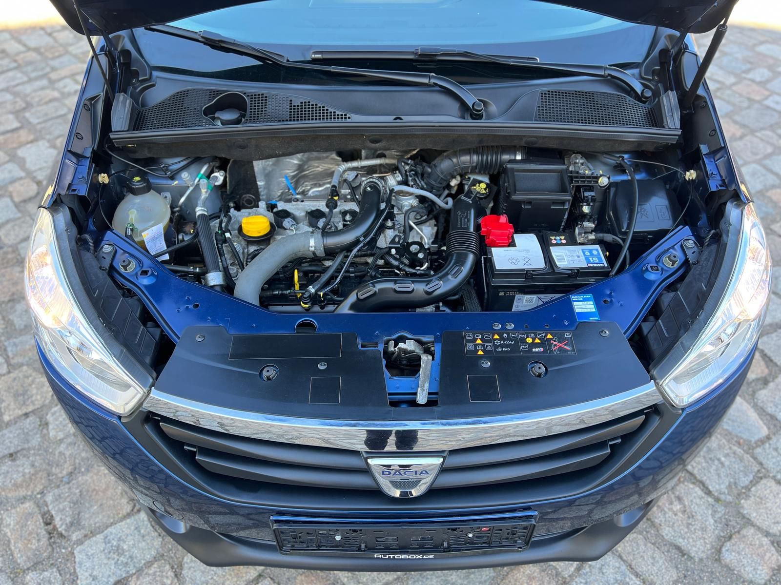 Fahrzeugabbildung Dacia Lodgy 1.2 TCE Prestige +NAVI+SHZ+TEMPO+7 SITZER+