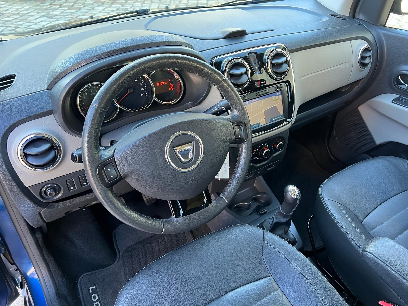 Fahrzeugabbildung Dacia Lodgy 1.2 TCE Prestige +NAVI+SHZ+TEMPO+7 SITZER+